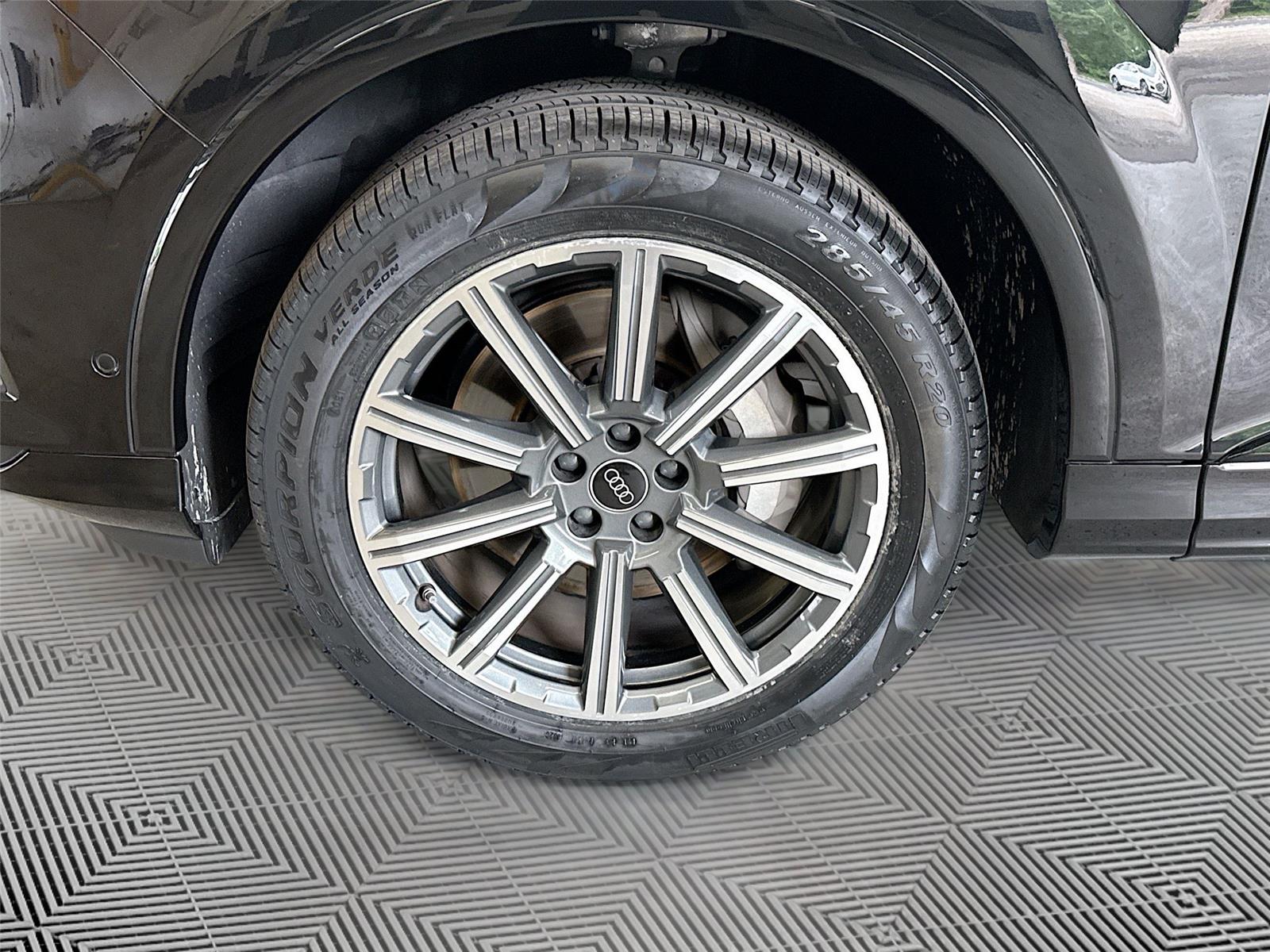 2023 Audi Q7 Premium Plus