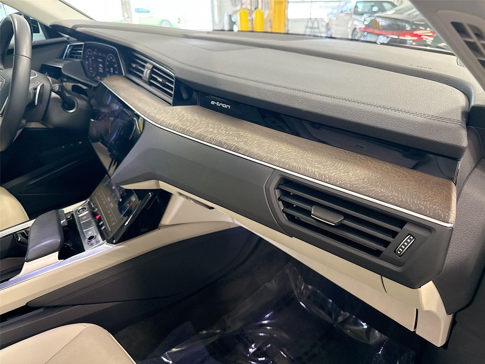 2024 Audi Q8 e-tron Premium Plus