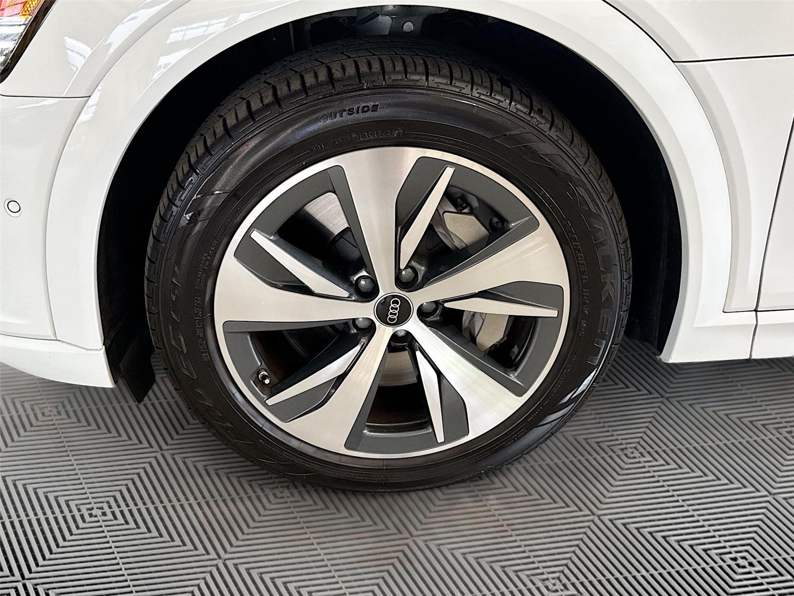 2024 Audi Q8 e-tron Premium Plus