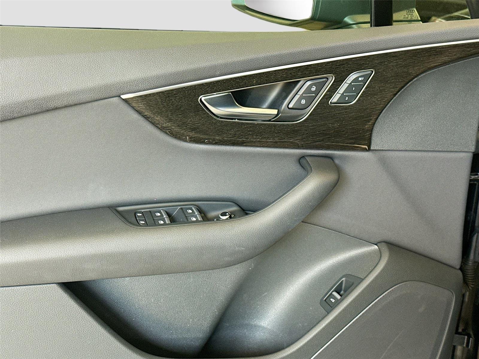 2023 Audi Q7 Premium