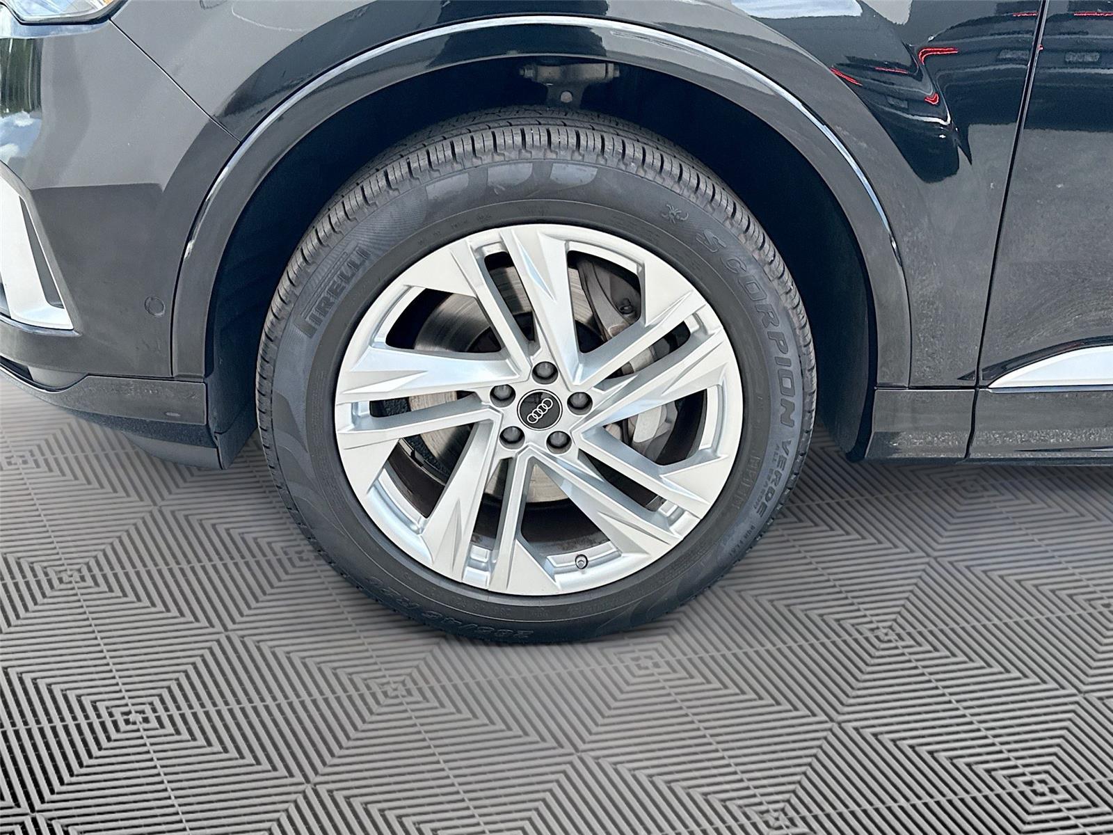 2023 Audi Q7 Premium