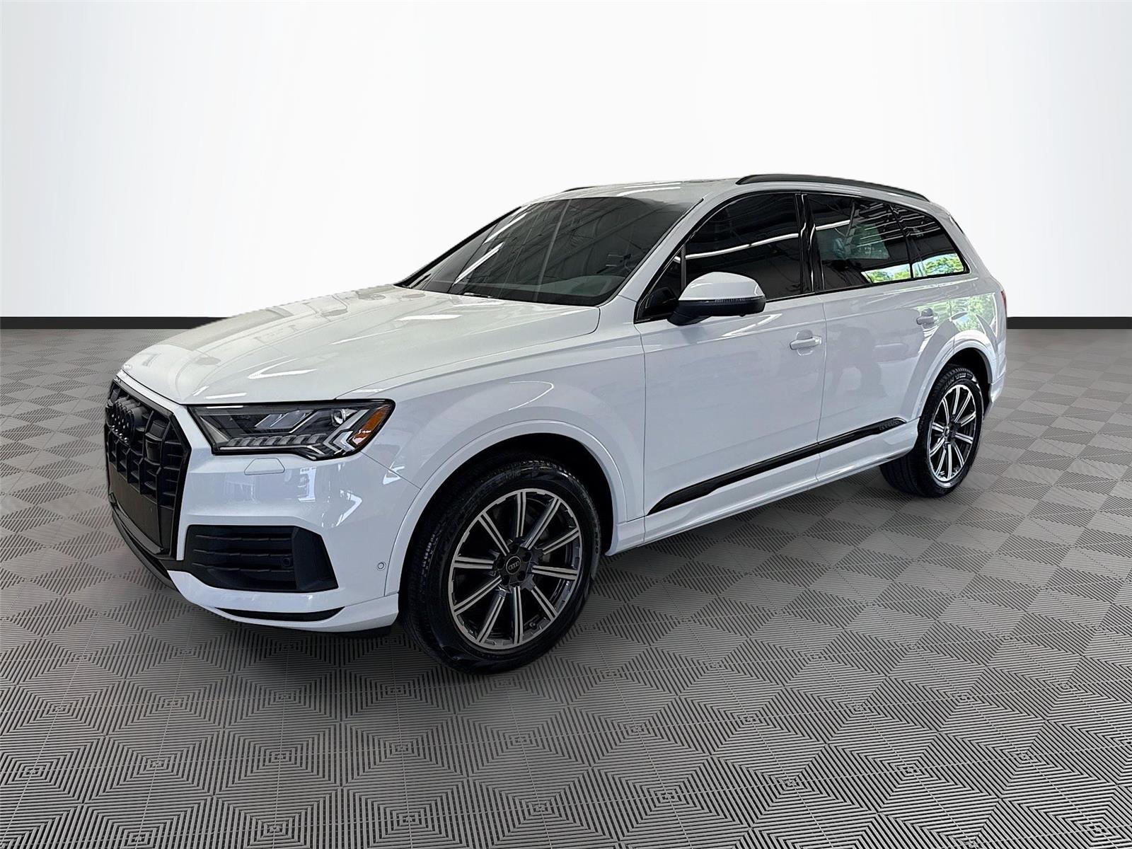 2023 Audi Q7 Premium Plus