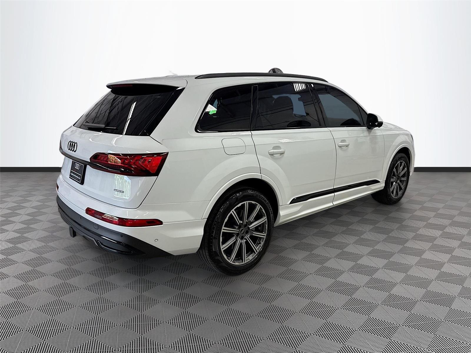 2023 Audi Q7 Premium Plus