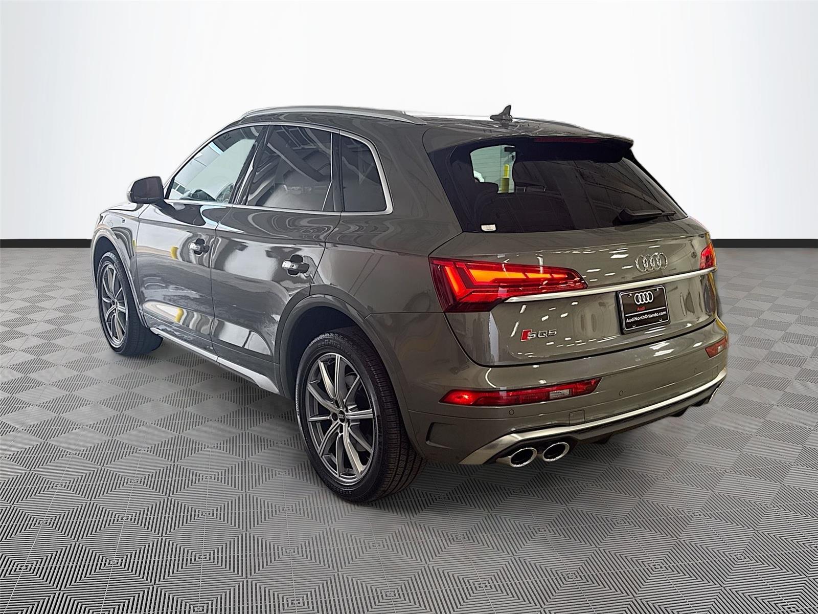 2023 Audi SQ5 Premium Plus