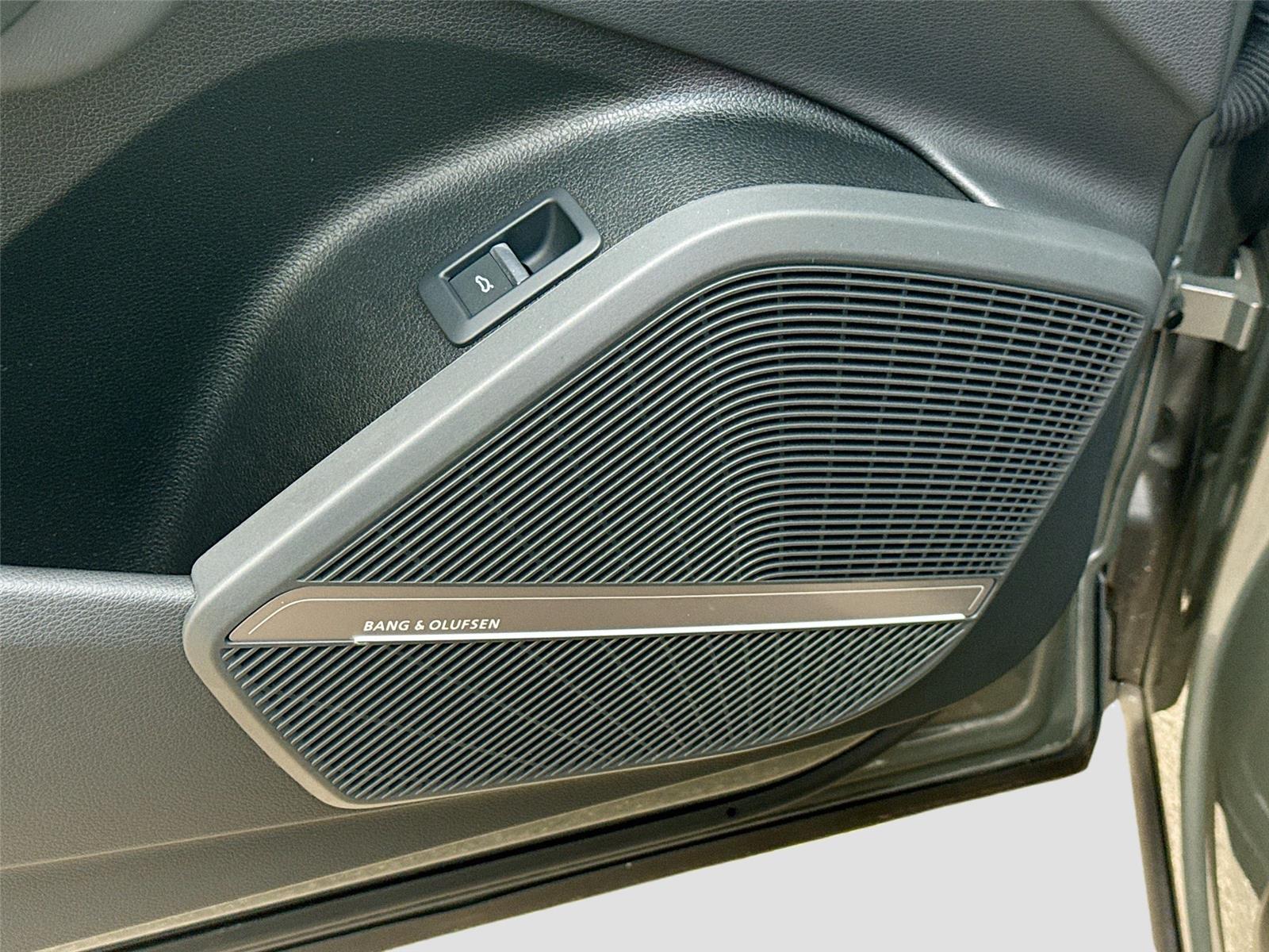2023 Audi SQ5 Premium Plus