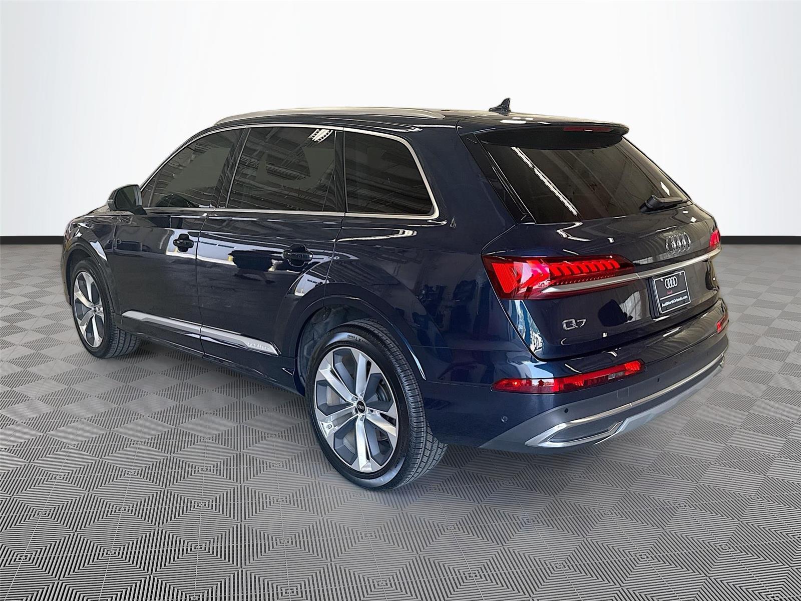2023 Audi Q7 Premium Plus