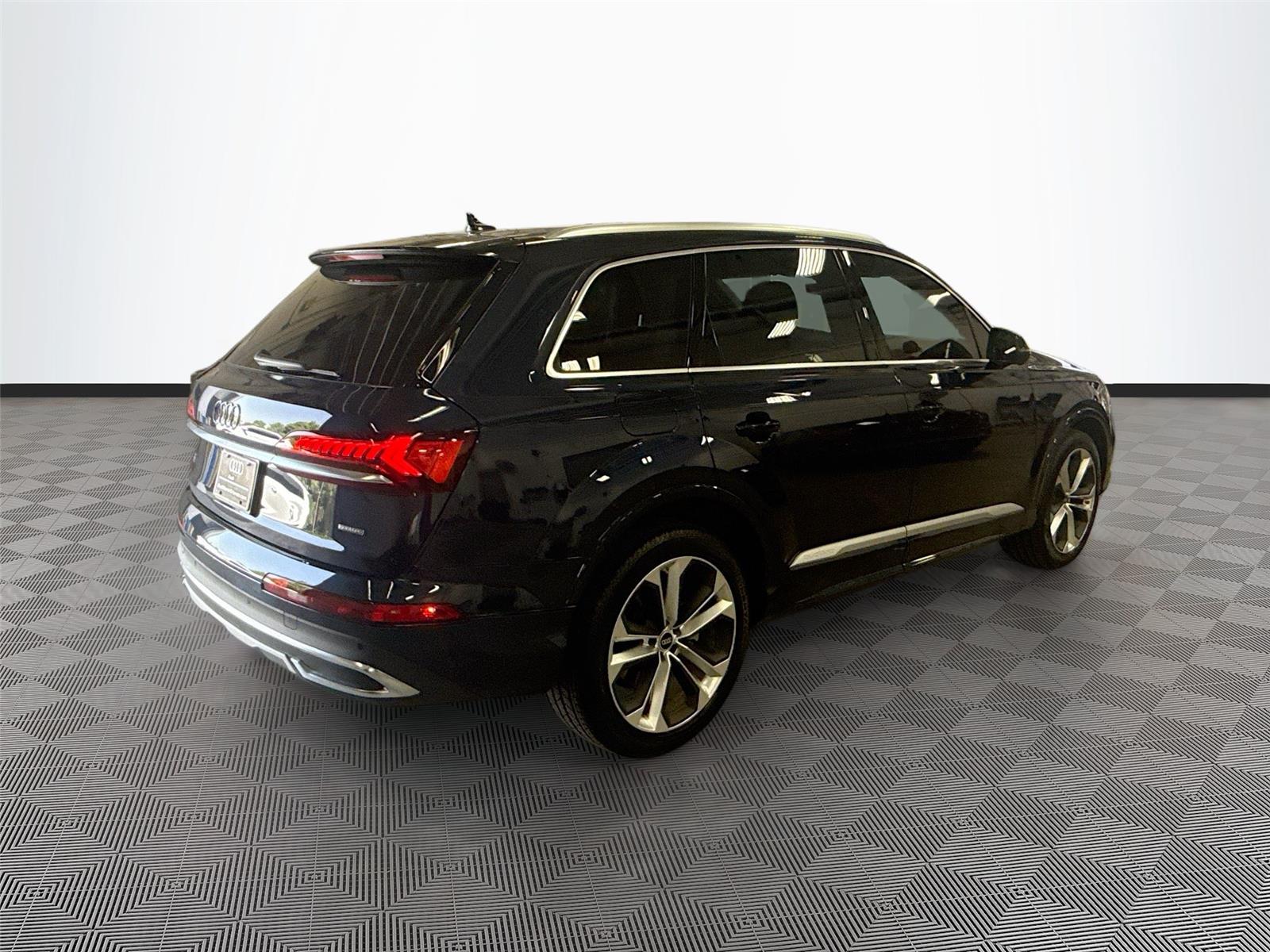 2023 Audi Q7 Premium Plus