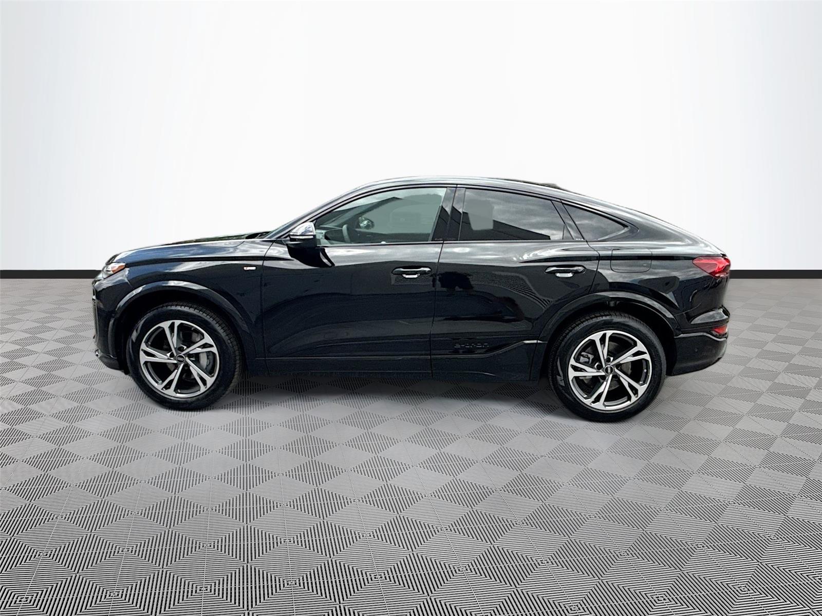 2027 Audi Q6 e-tron Sportback Premium Plus