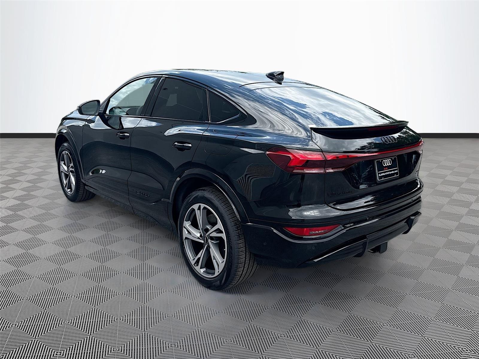 2027 Audi Q6 e-tron Sportback Premium Plus