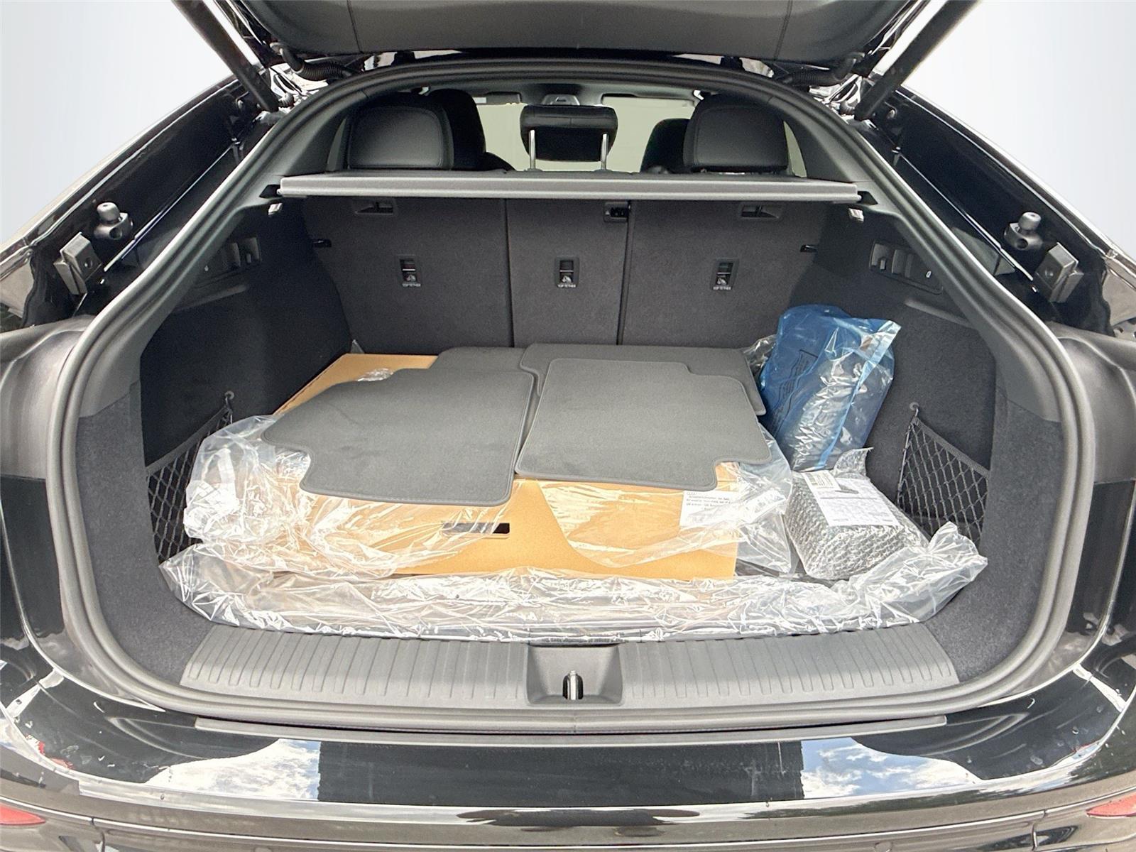 2027 Audi Q6 e-tron Sportback Premium Plus