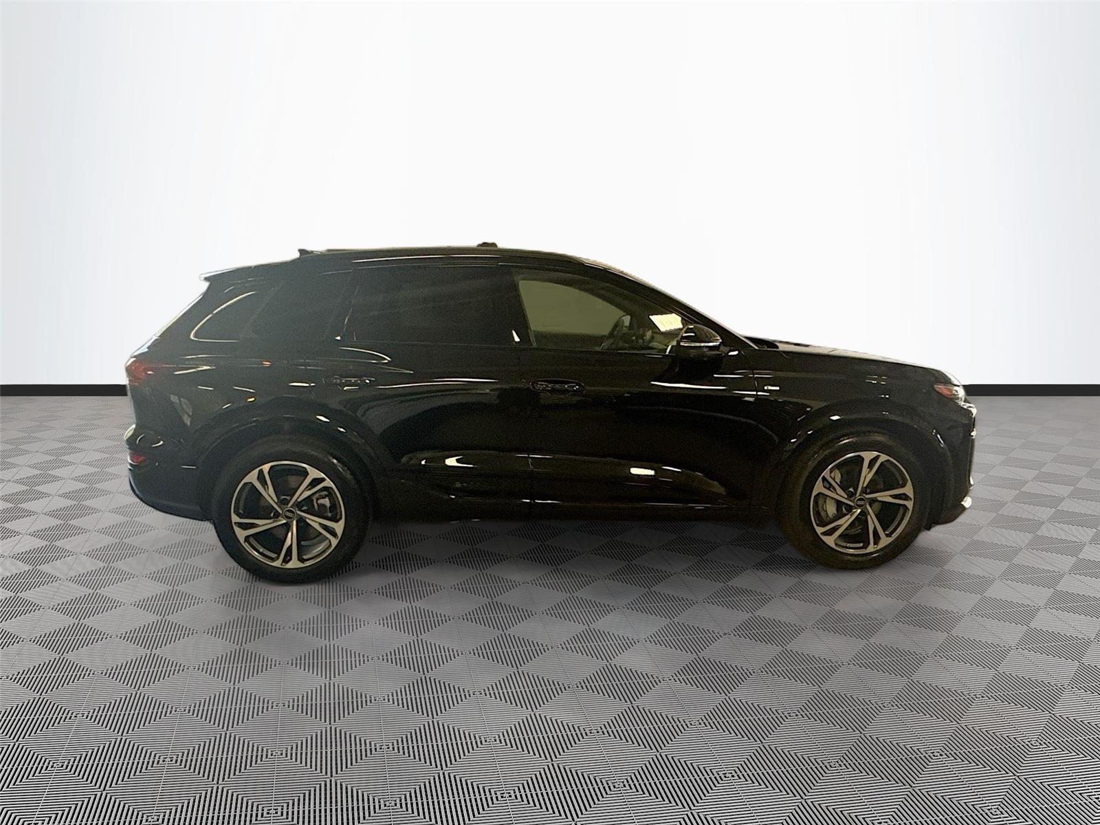 2027 Audi Q6 e-tron Prestige