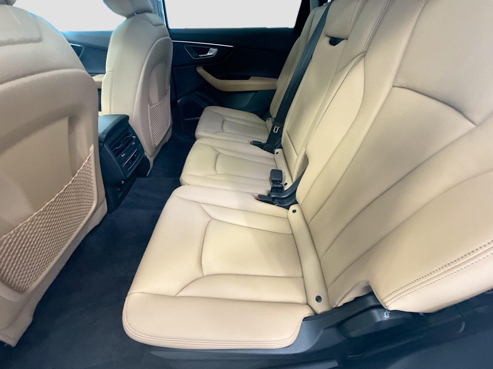 2026 Audi Q7 Premium