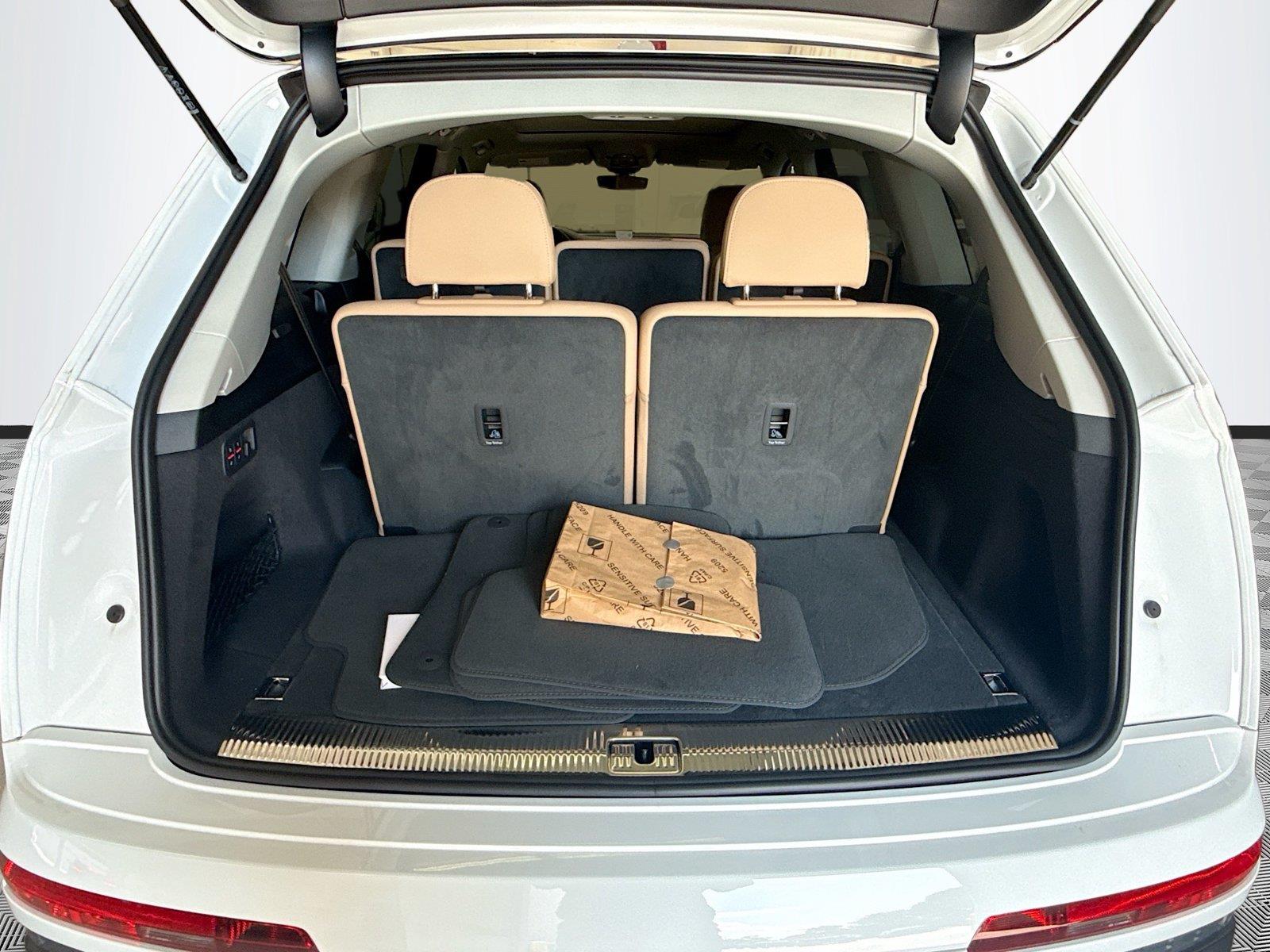 2026 Audi Q7 Premium