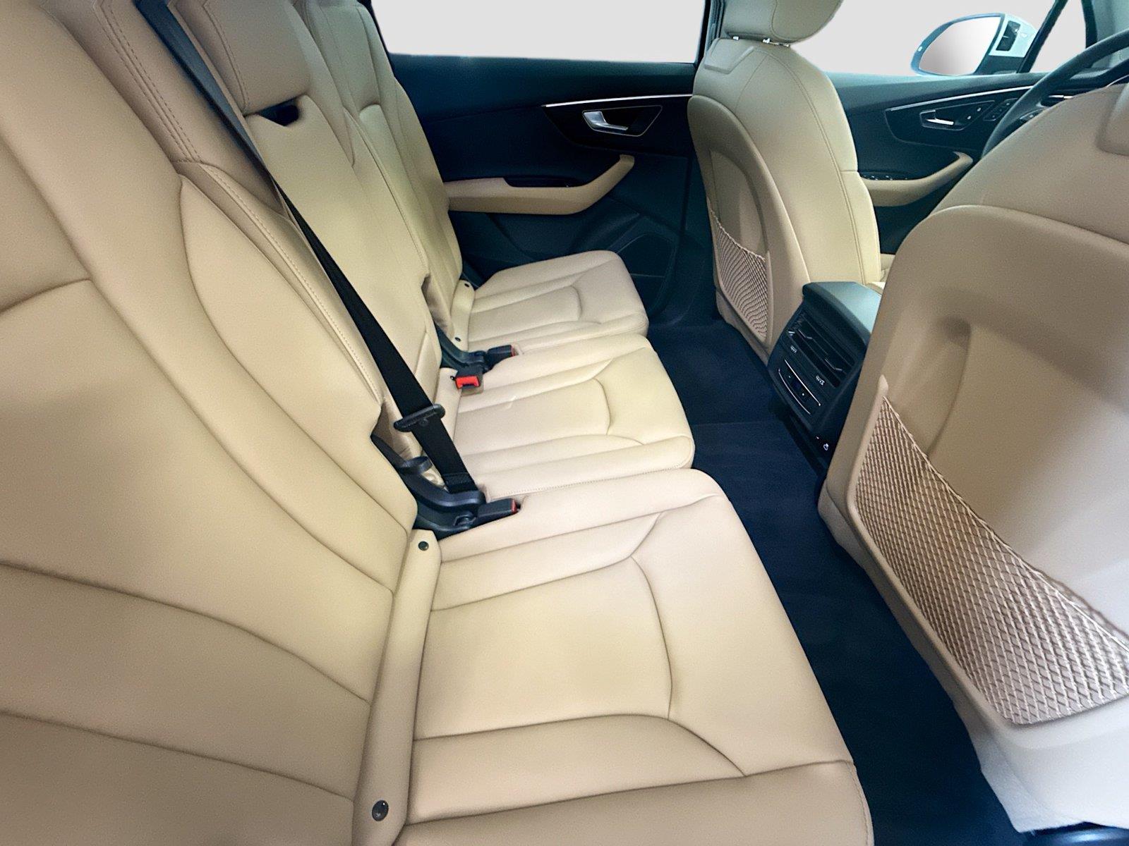 2026 Audi Q7 Premium