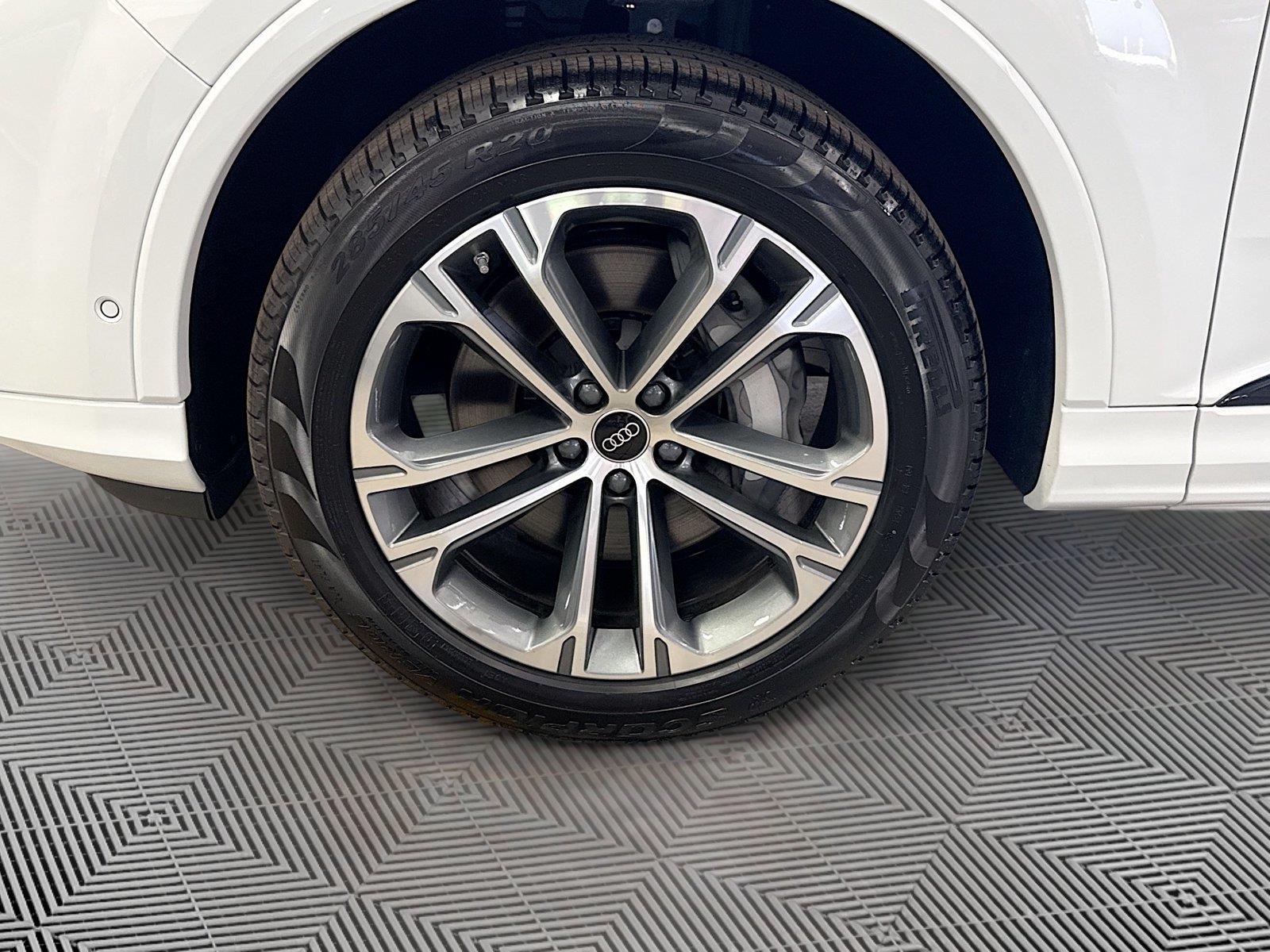 2026 Audi Q7 Premium