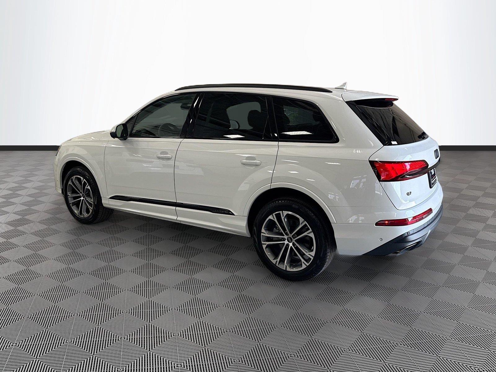 2026 Audi Q7 Premium