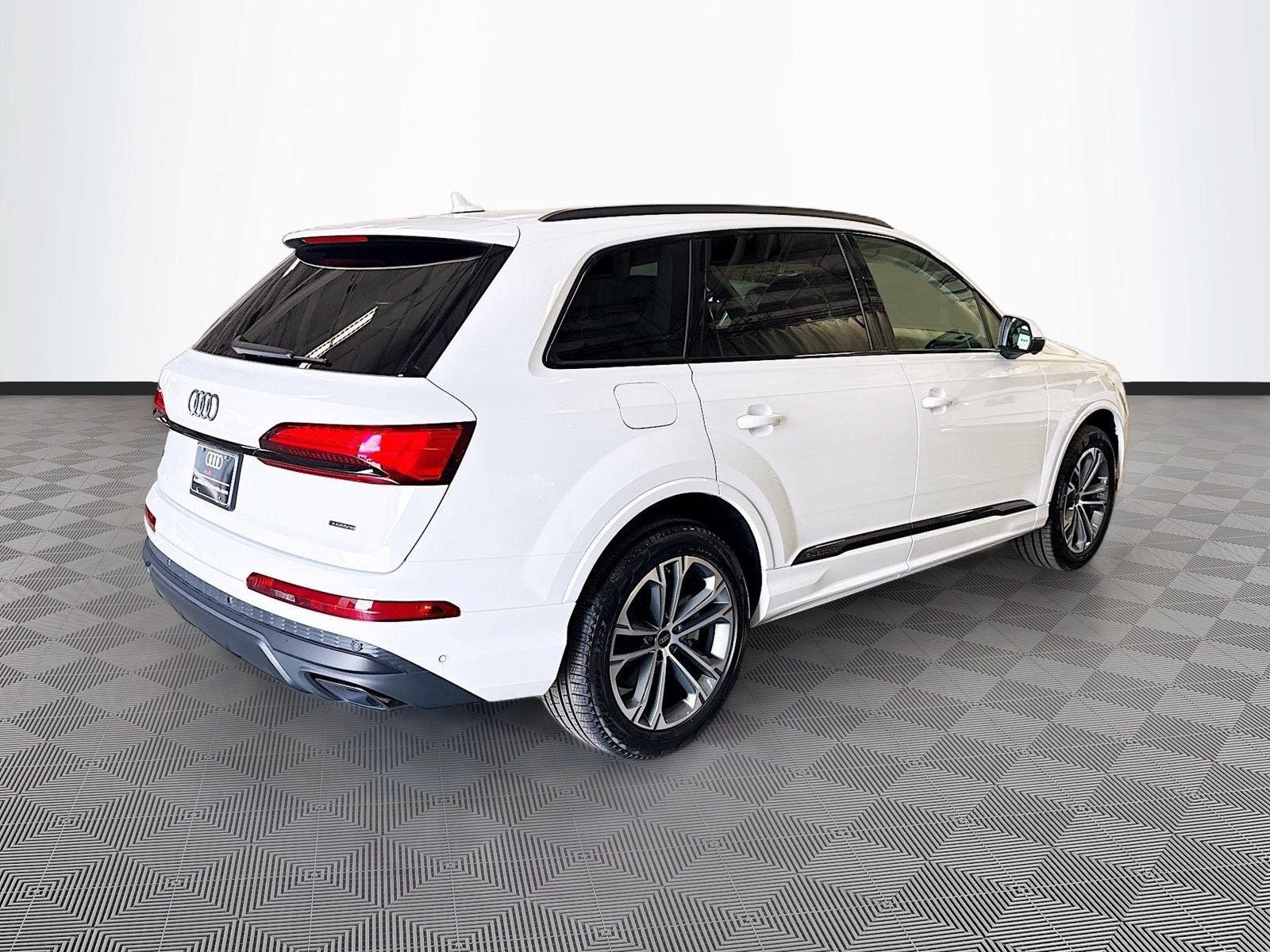 2026 Audi Q7 Premium
