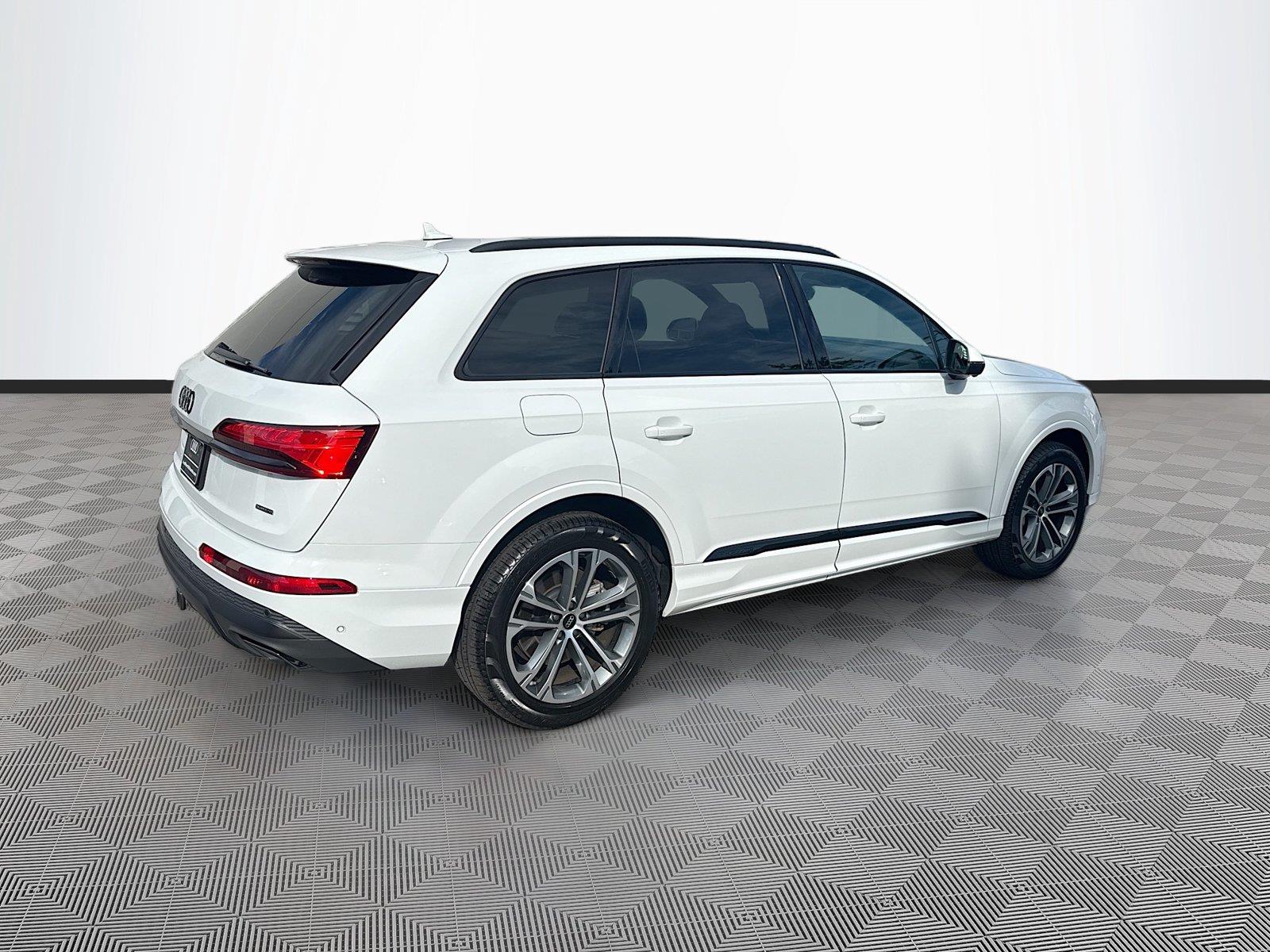 2026 Audi Q7 Premium
