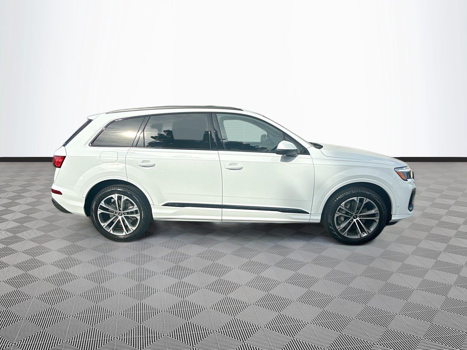 2026 Audi Q7 Premium