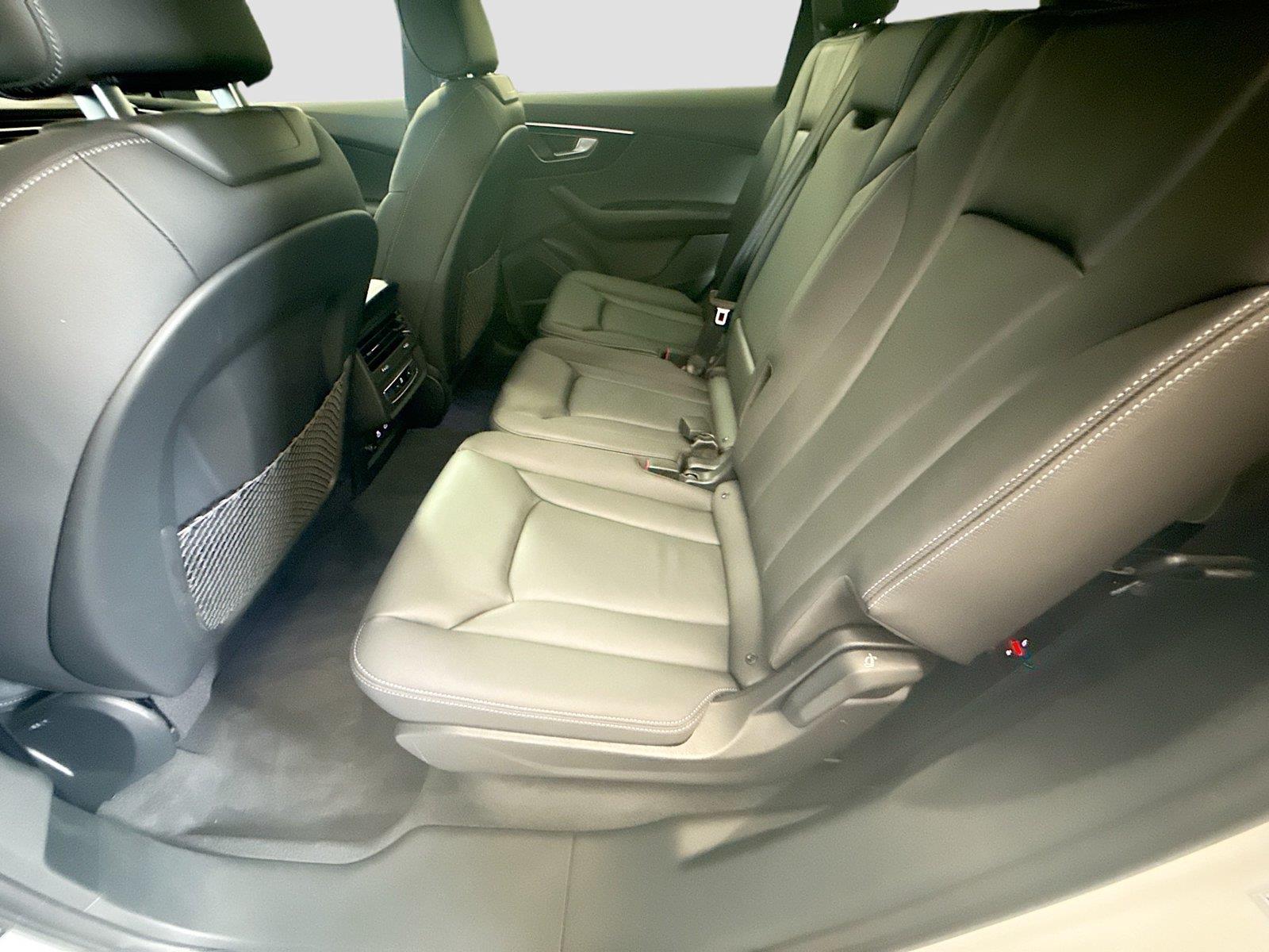 2026 Audi Q7 Premium