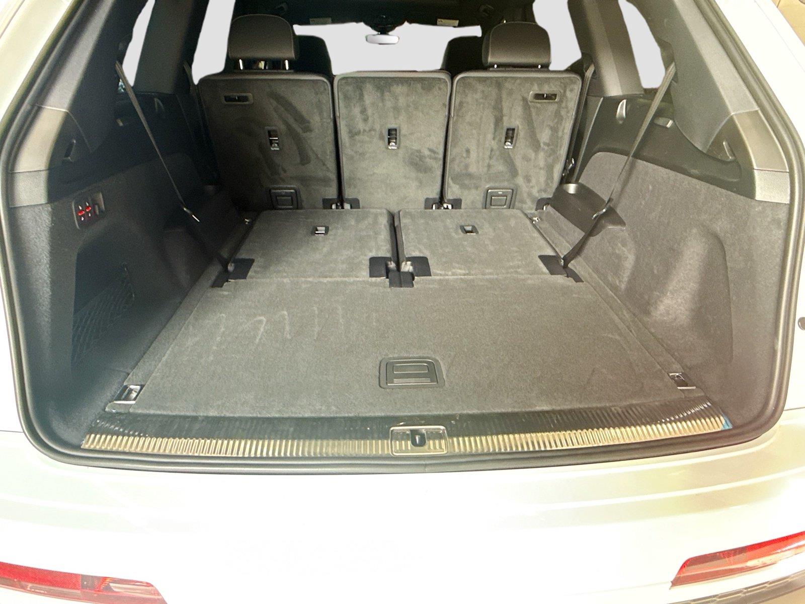 2026 Audi Q7 Premium