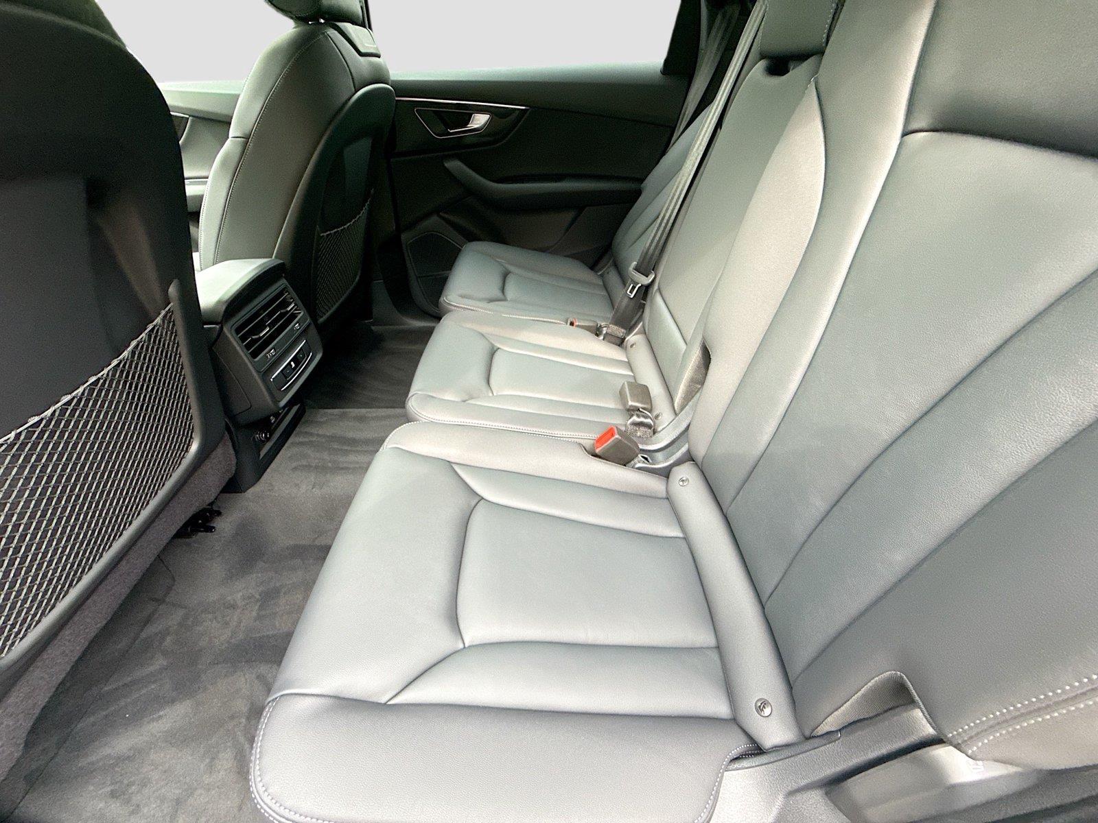 2026 Audi Q7 Premium