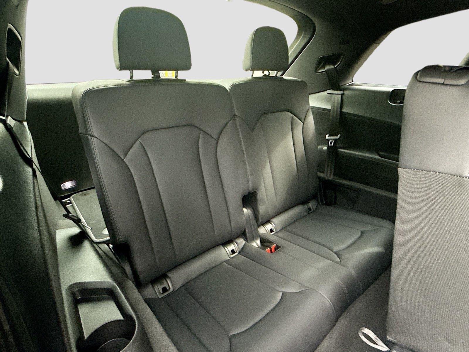 2026 Audi Q7 Premium