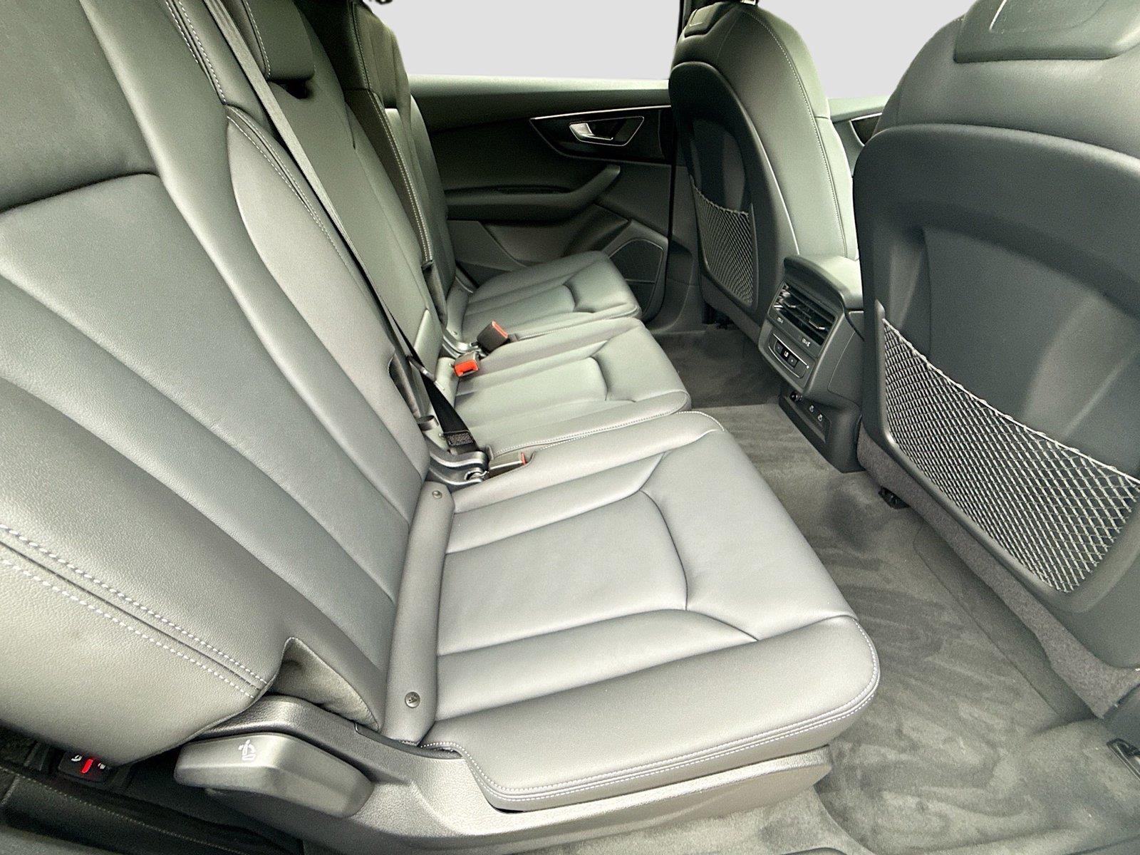 2026 Audi Q7 Premium