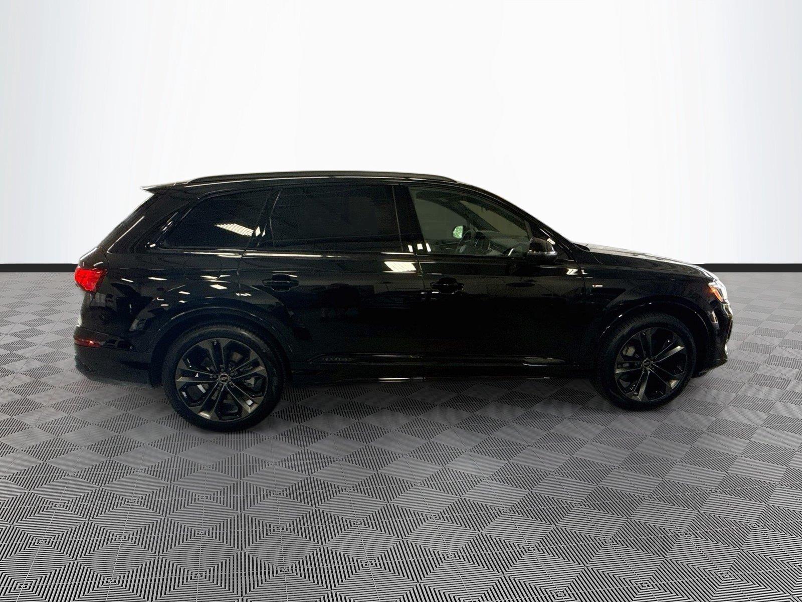 2026 Audi Q7 S line Premium Plus