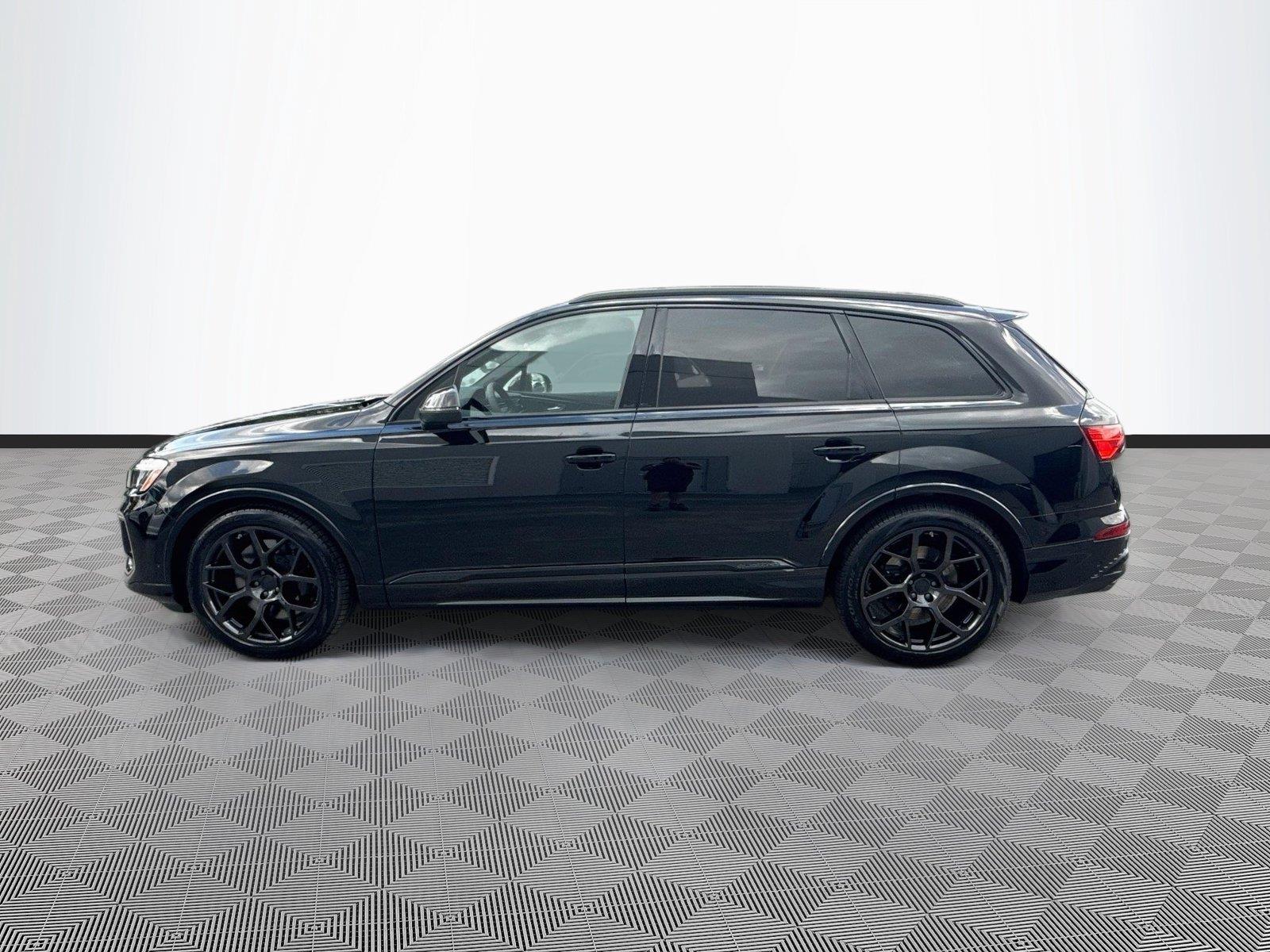 2026 Audi SQ7 Premium Plus