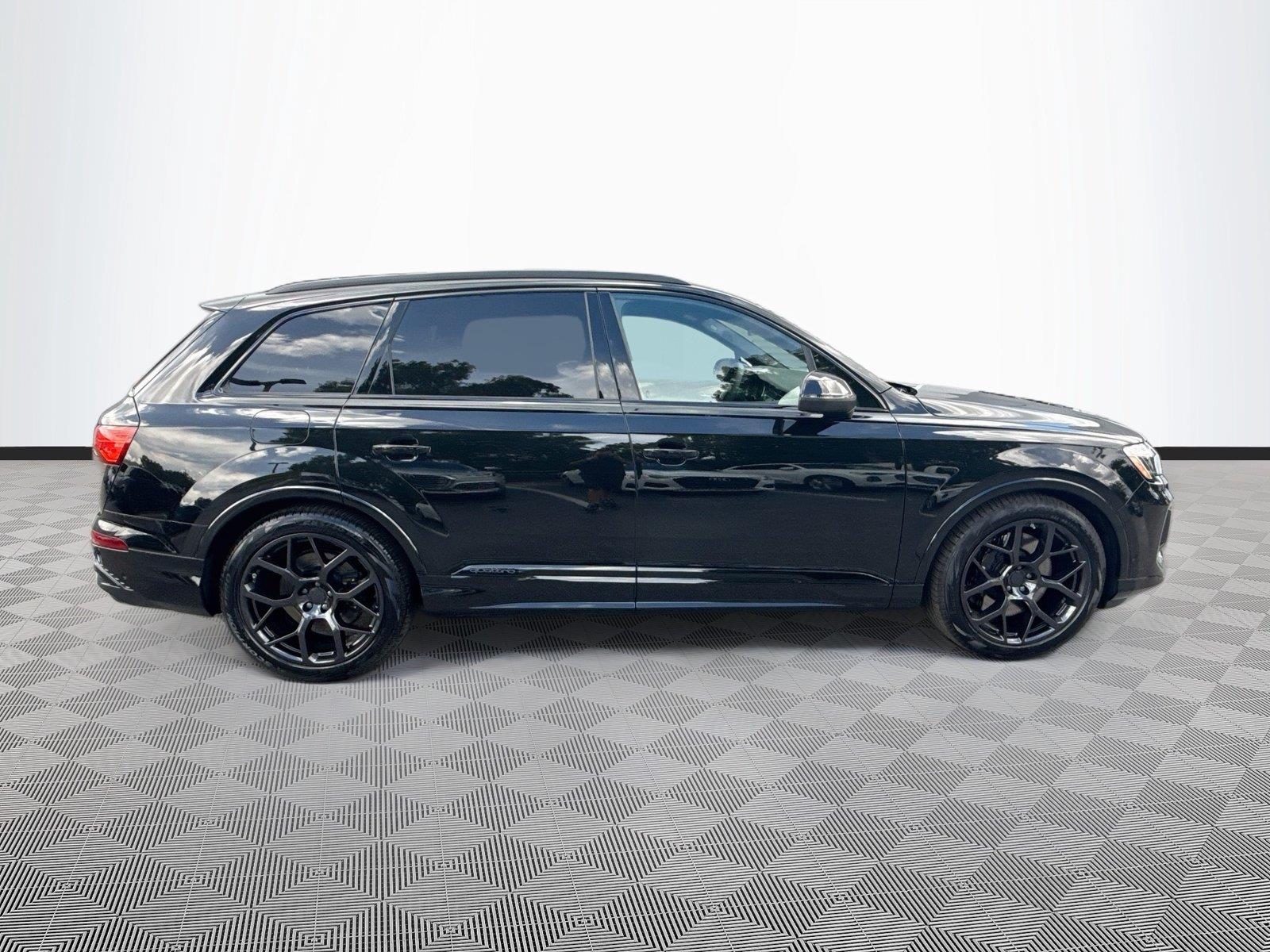2026 Audi SQ7 Premium Plus