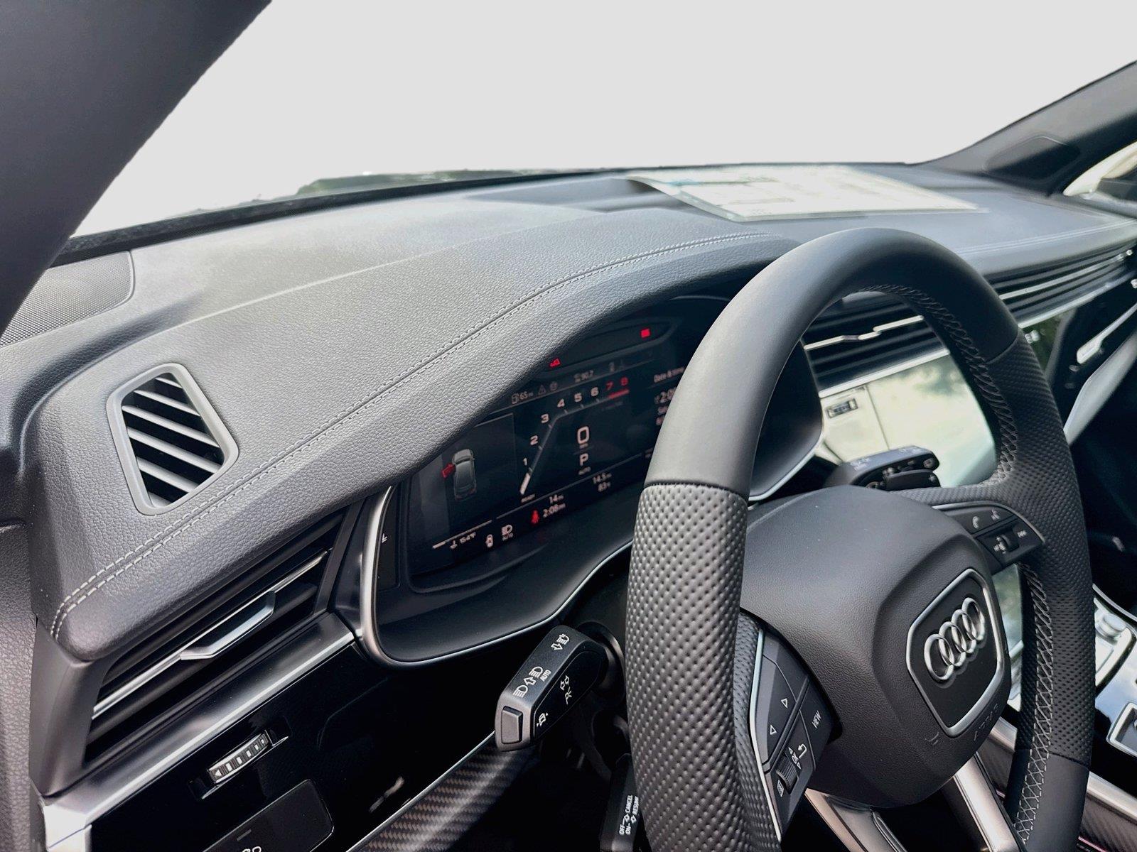 2026 Audi SQ7 Premium Plus