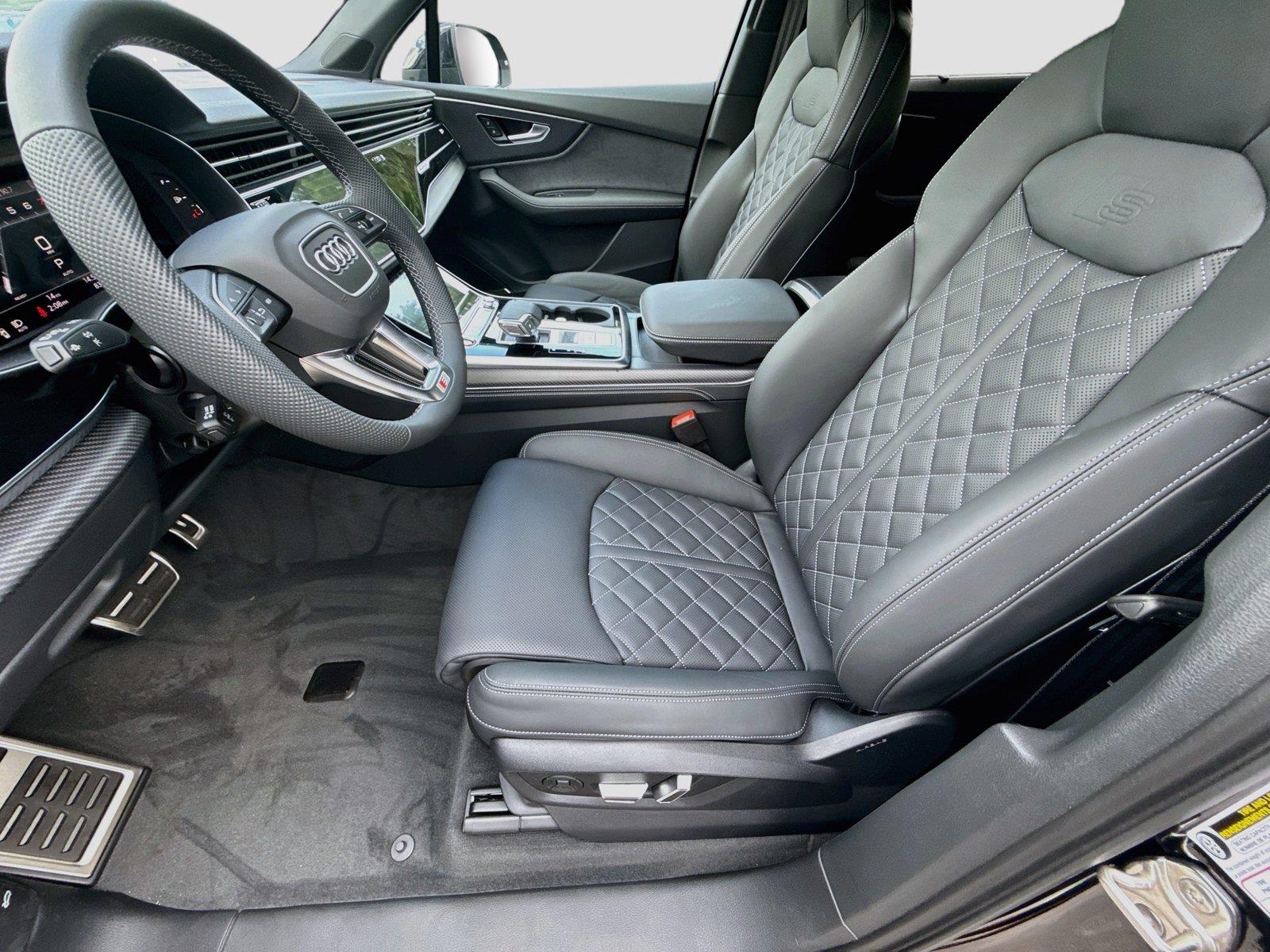 2026 Audi SQ7 Premium Plus