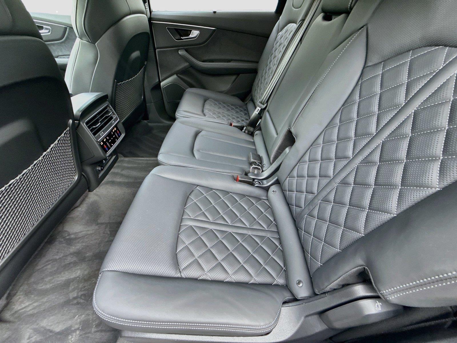 2026 Audi SQ7 Premium Plus