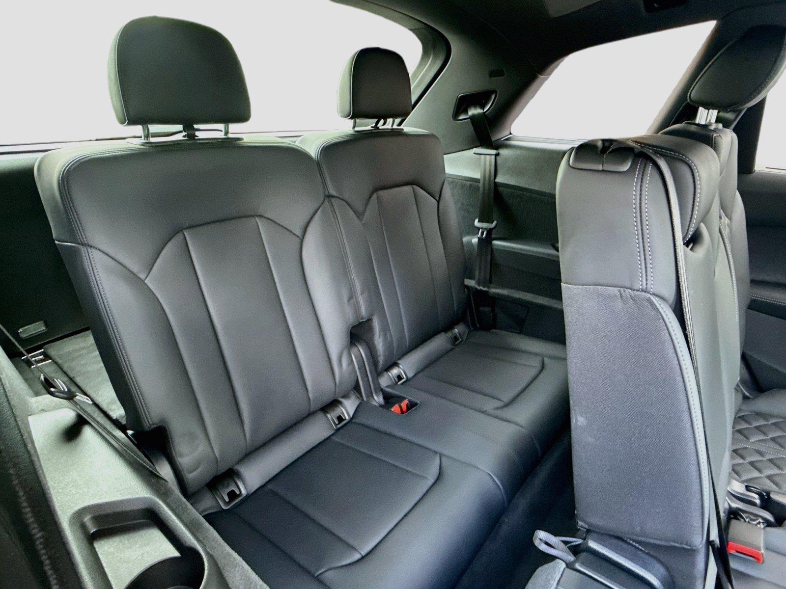 2026 Audi SQ7 Premium Plus