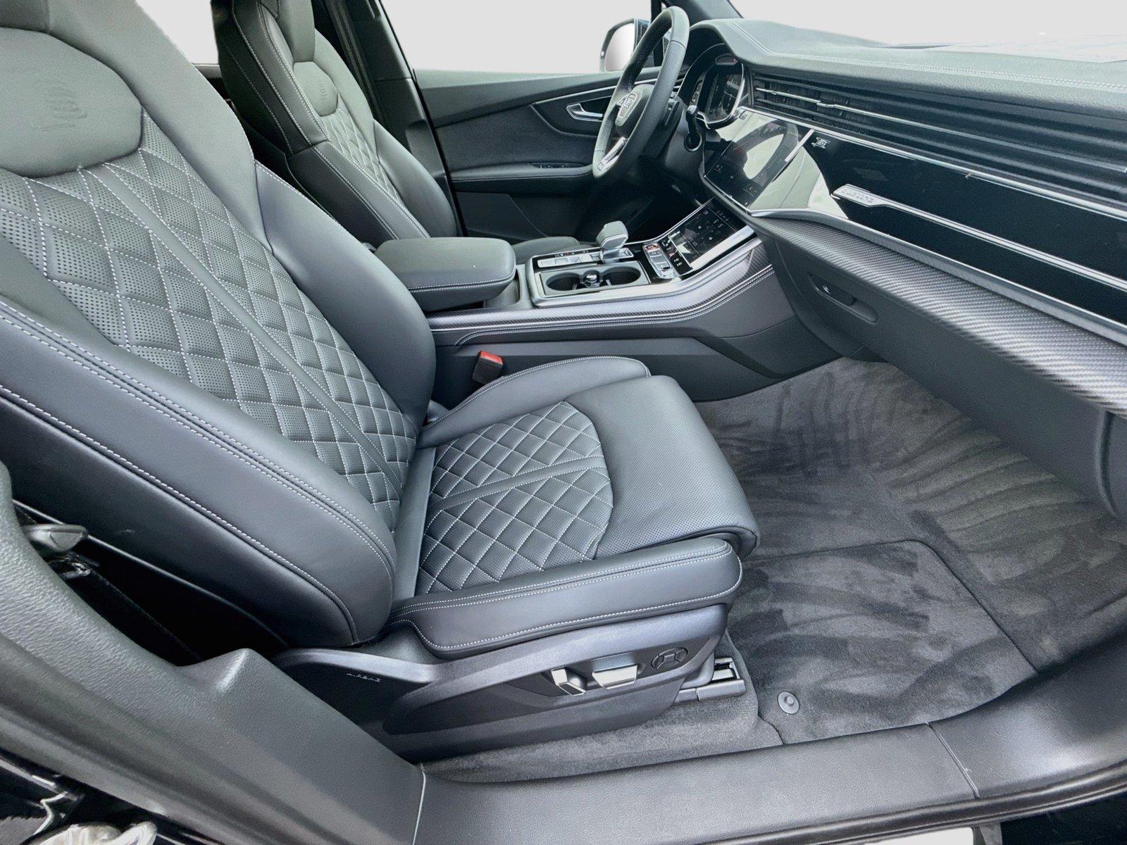 2026 Audi SQ7 Premium Plus