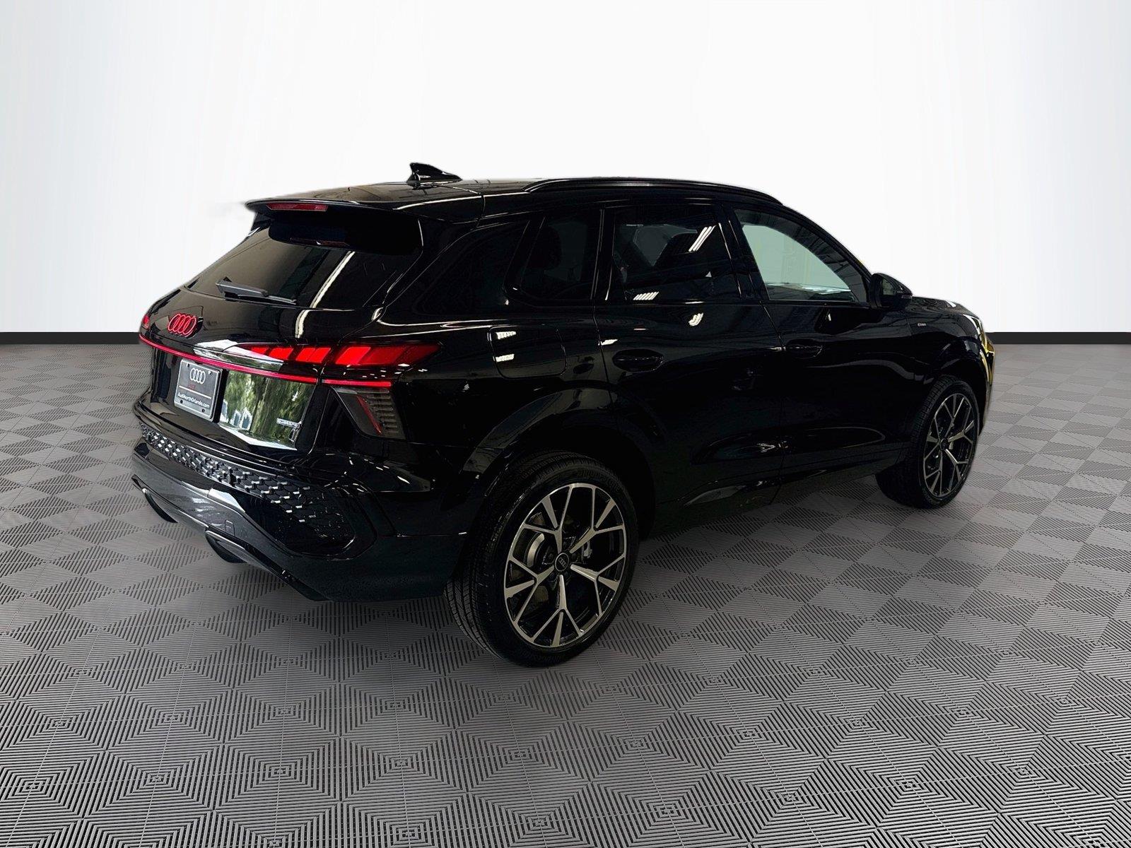 2026 AUDI Q3 S-LINE