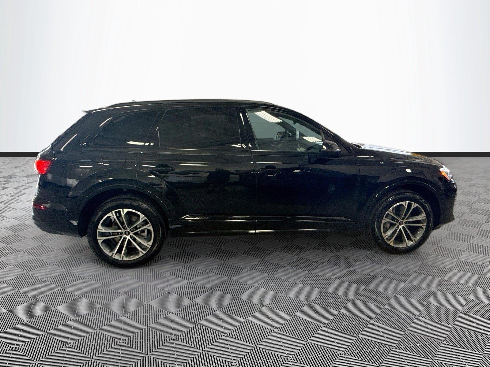 2026 Audi Q7 Premium