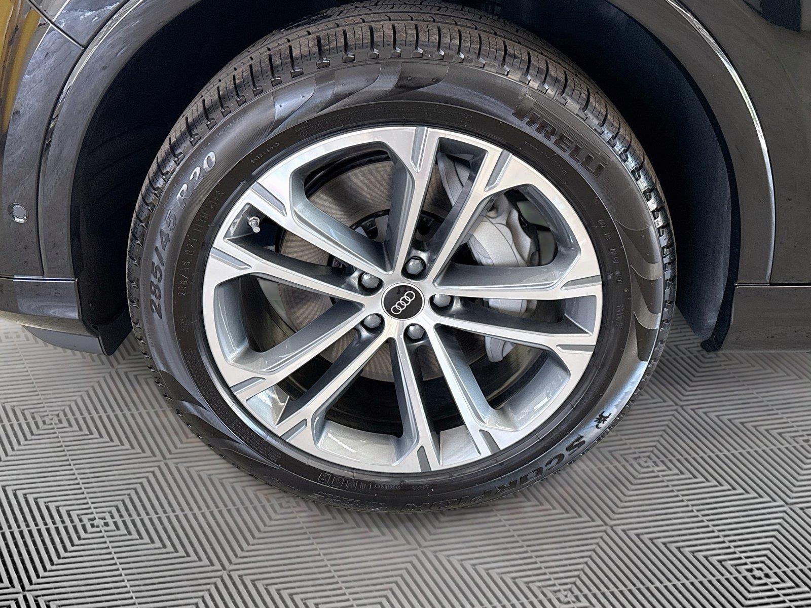2026 Audi Q7 Premium