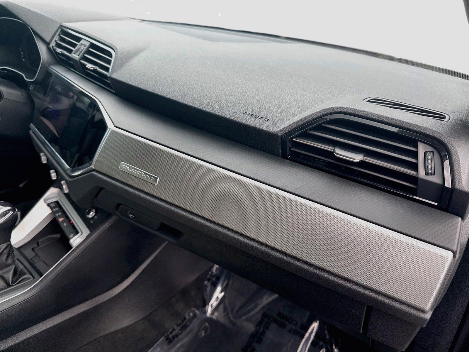 2024 Audi Q3 S line Premium