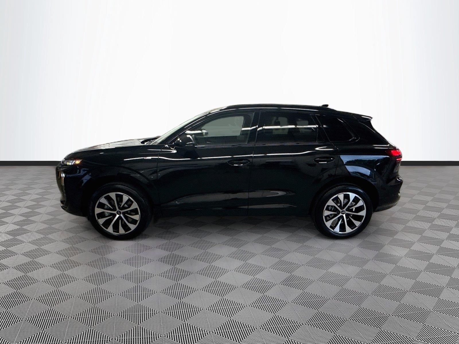 2026 AUDI Q3 S-LINE