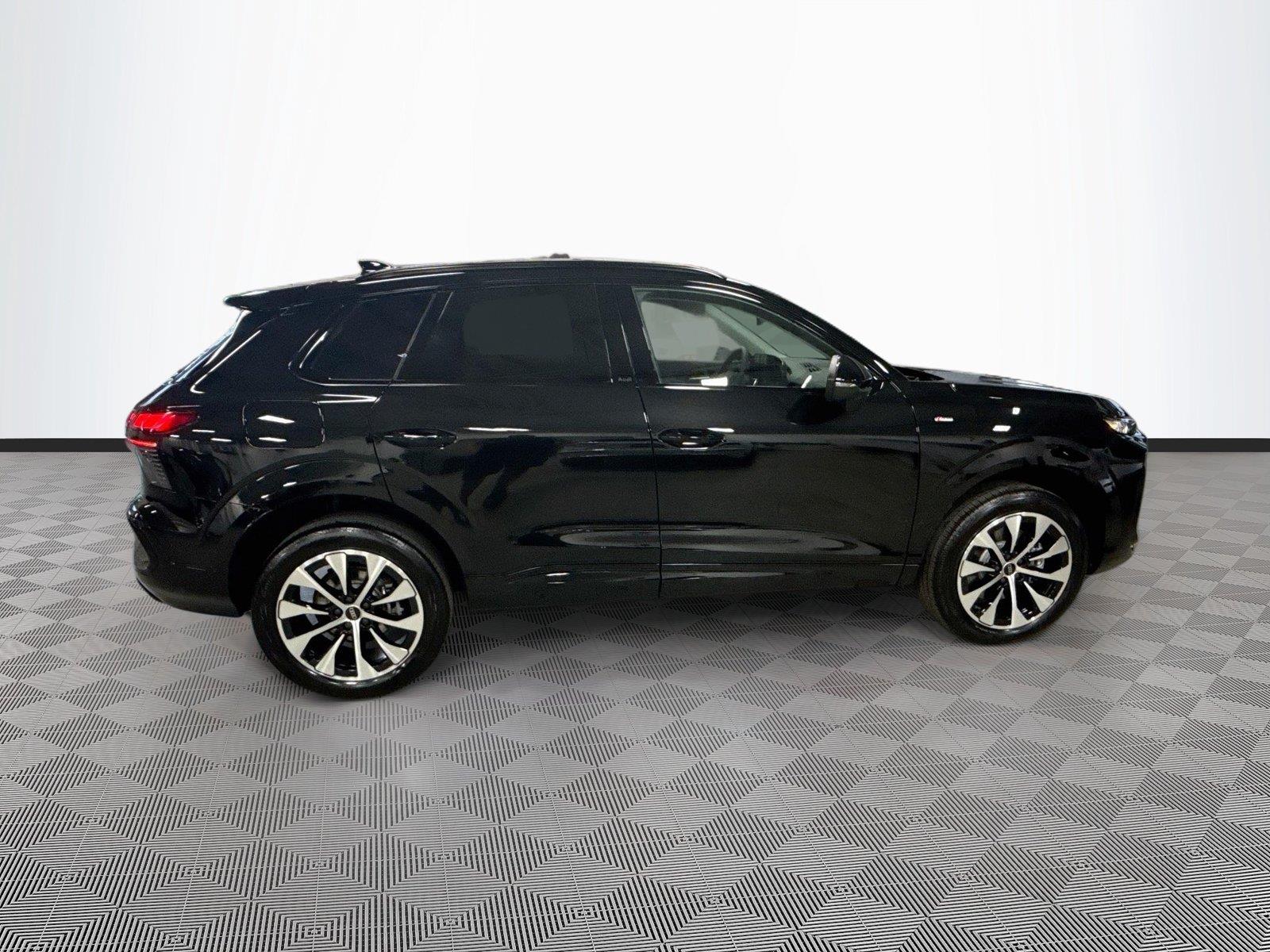2026 AUDI Q3 S-LINE
