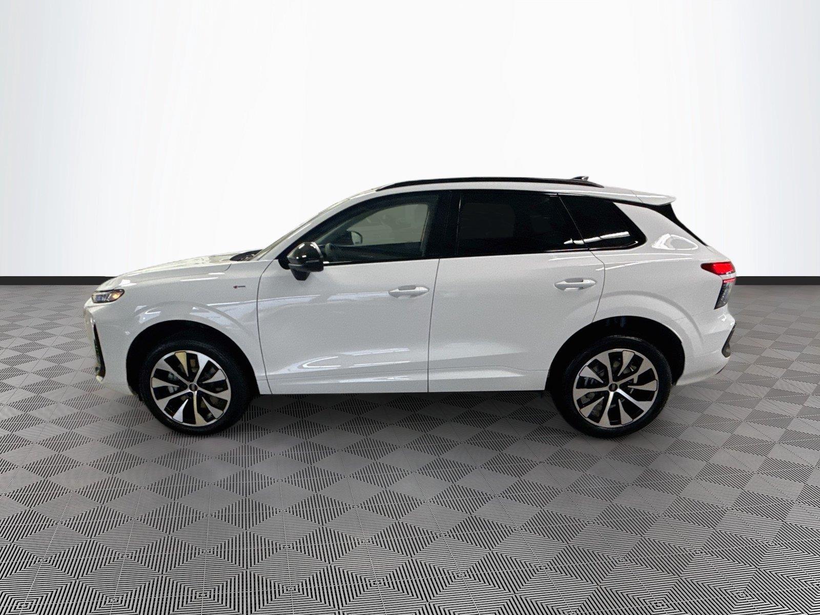 2026 Audi Q3 S line