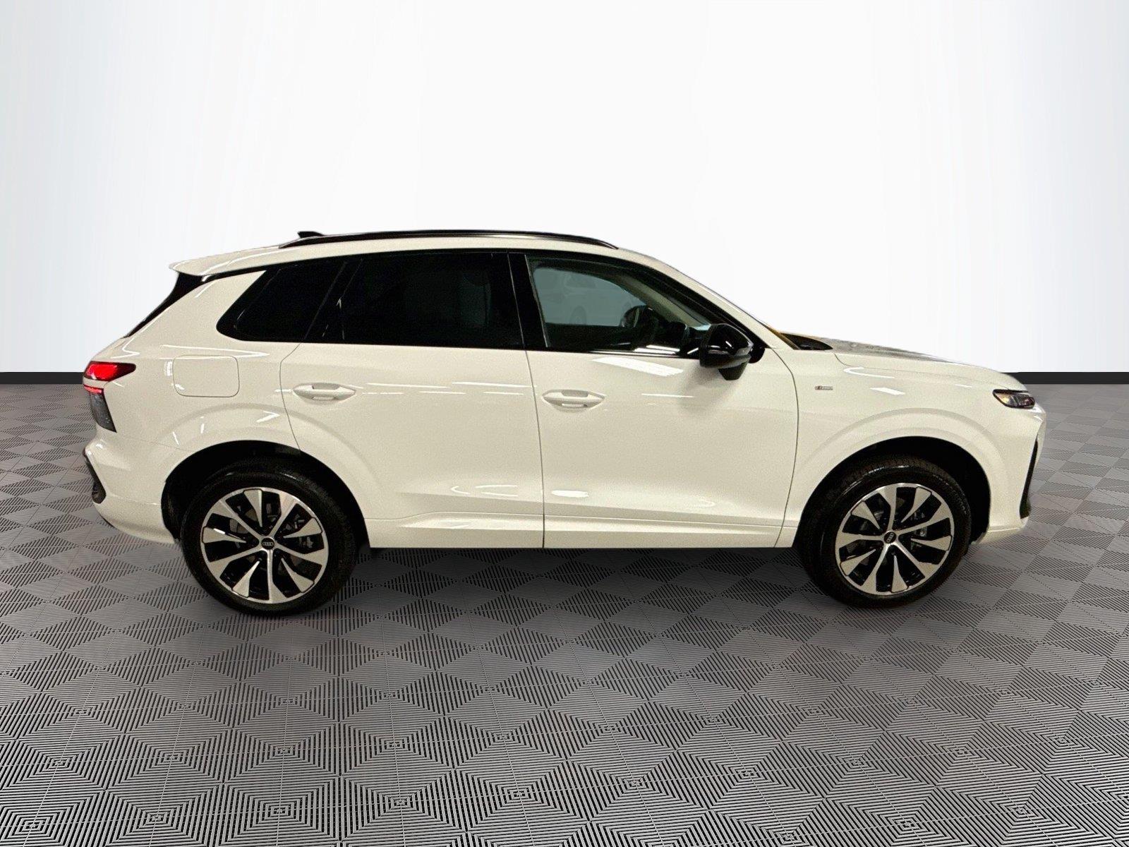 2026 Audi Q3 S line