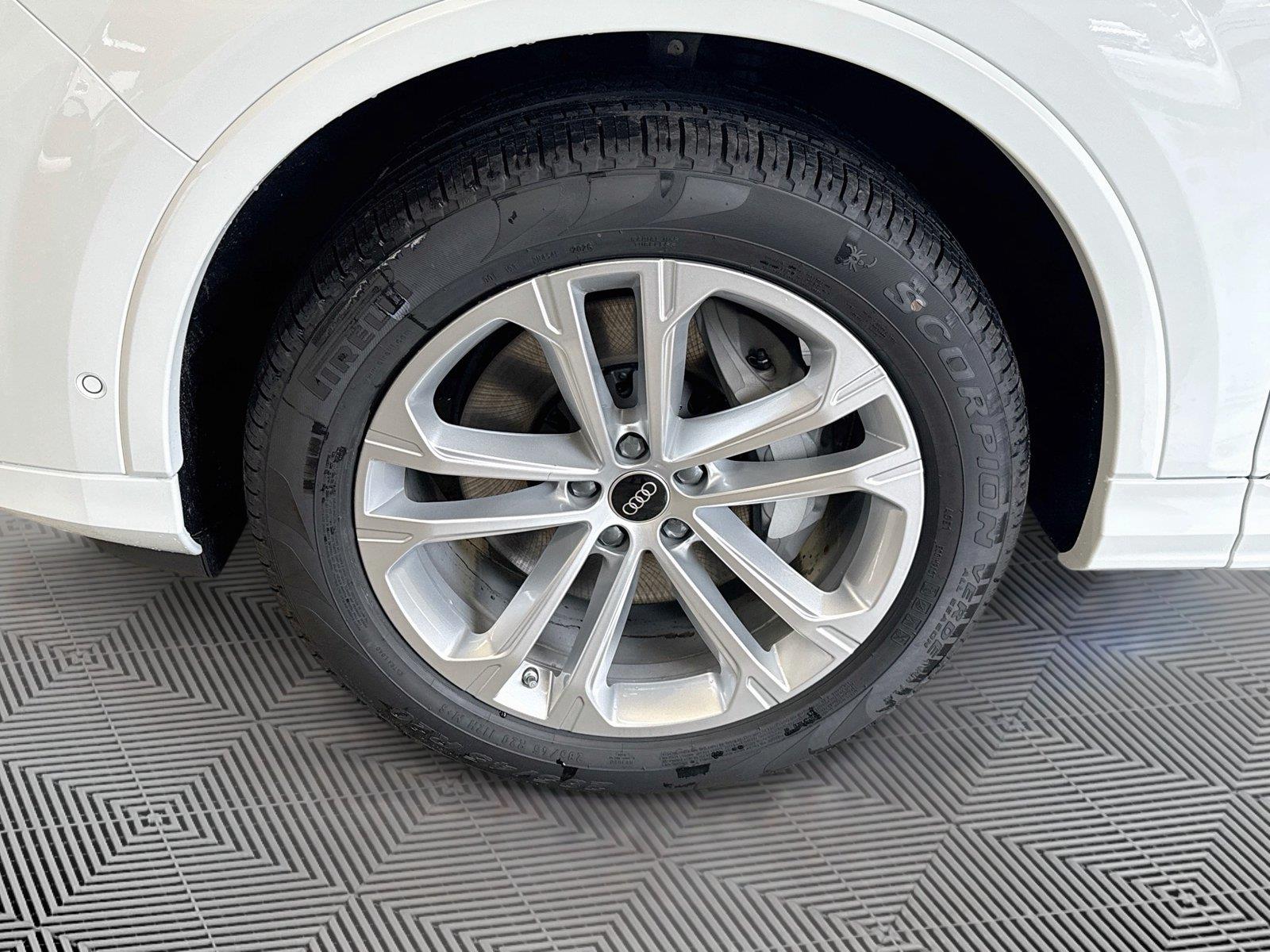 2026 Audi Q7 Premium Plus