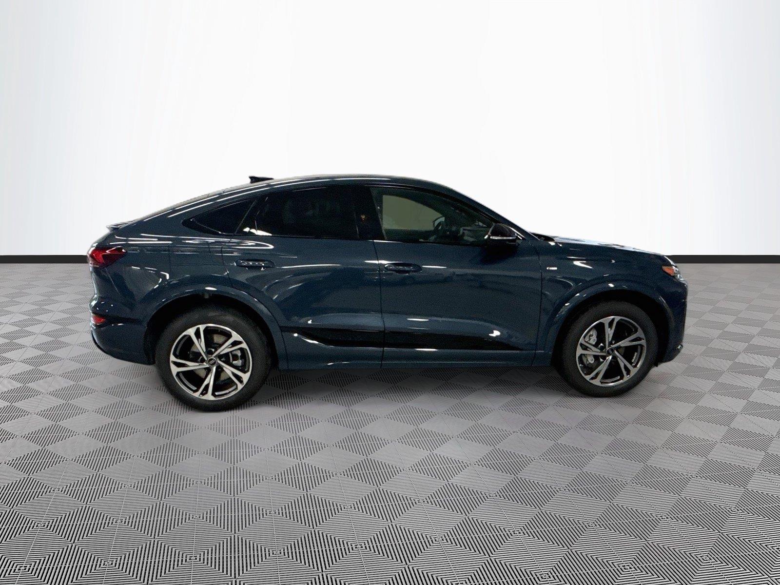 2027 Audi Q6 e-tron Sportback Premium Plus