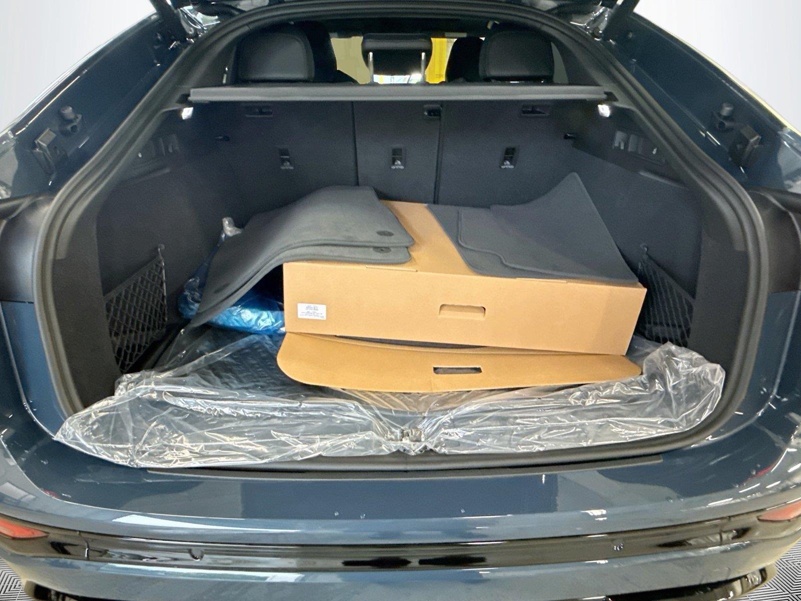 2027 Audi Q6 e-tron Sportback Premium Plus