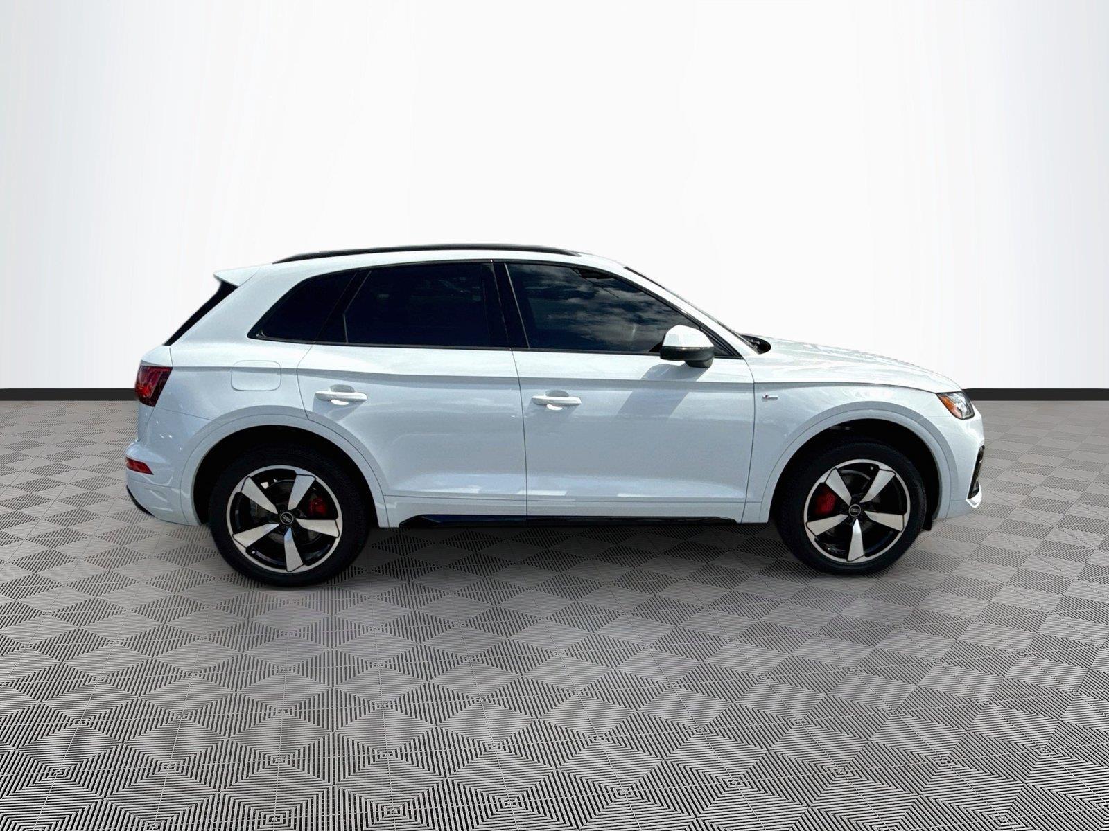 2024 Audi Q5 S line Premium Plus