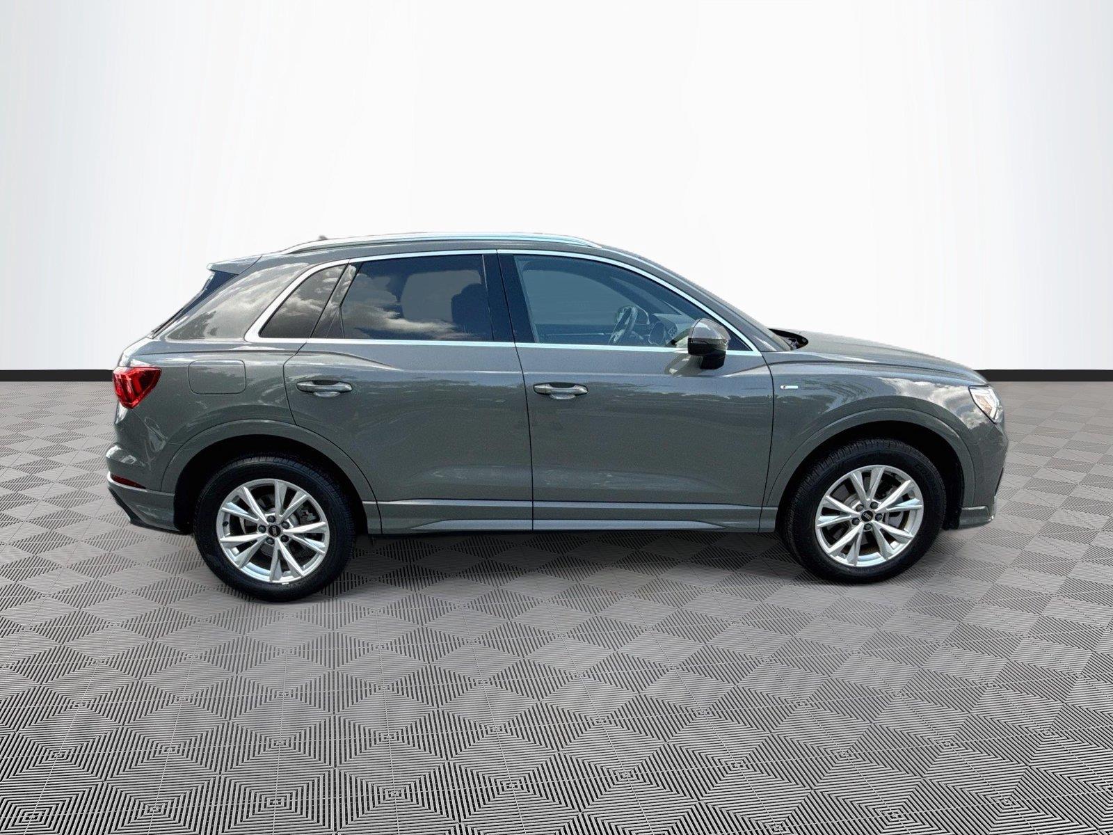2023 Audi Q3 S line Premium