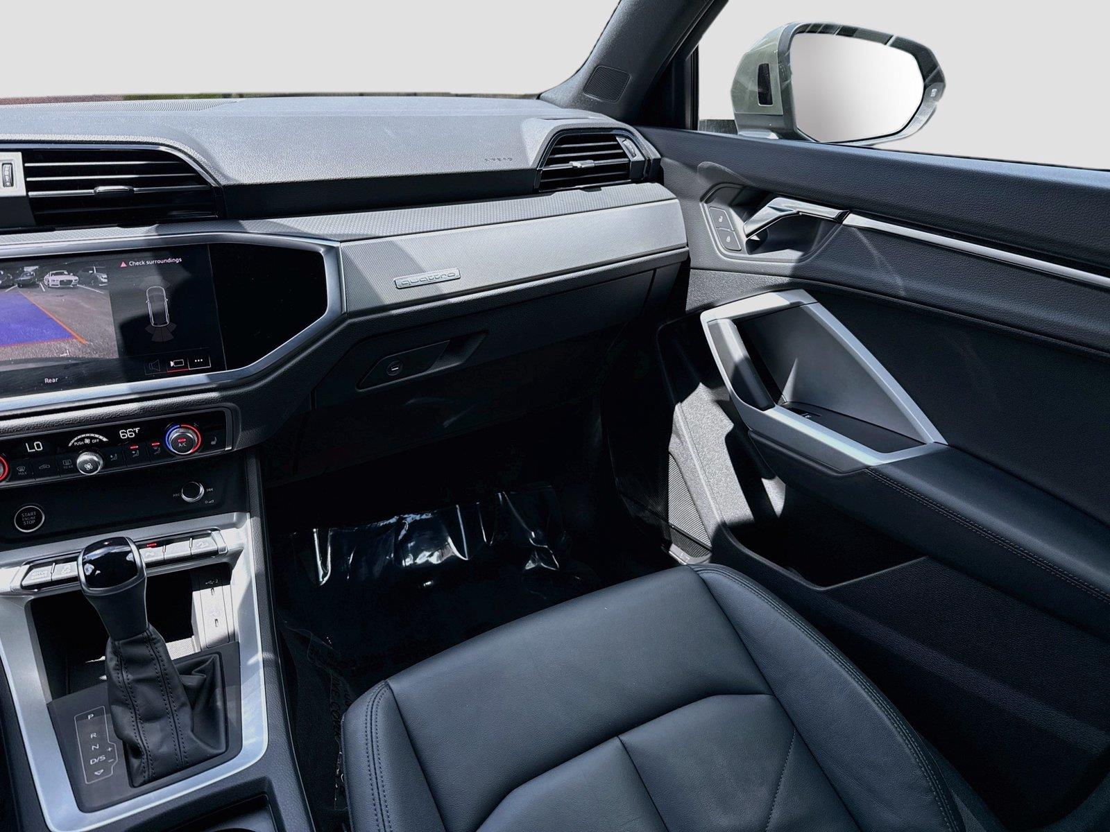 2023 Audi Q3 S line Premium